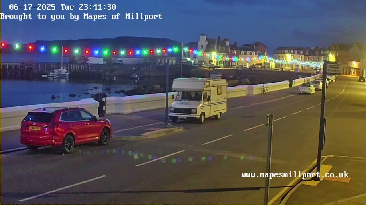 Millport Town & Coast Live Cam - Millport, North Ayrshire, Ayrshire and Arran, Scotland, United Kingdom