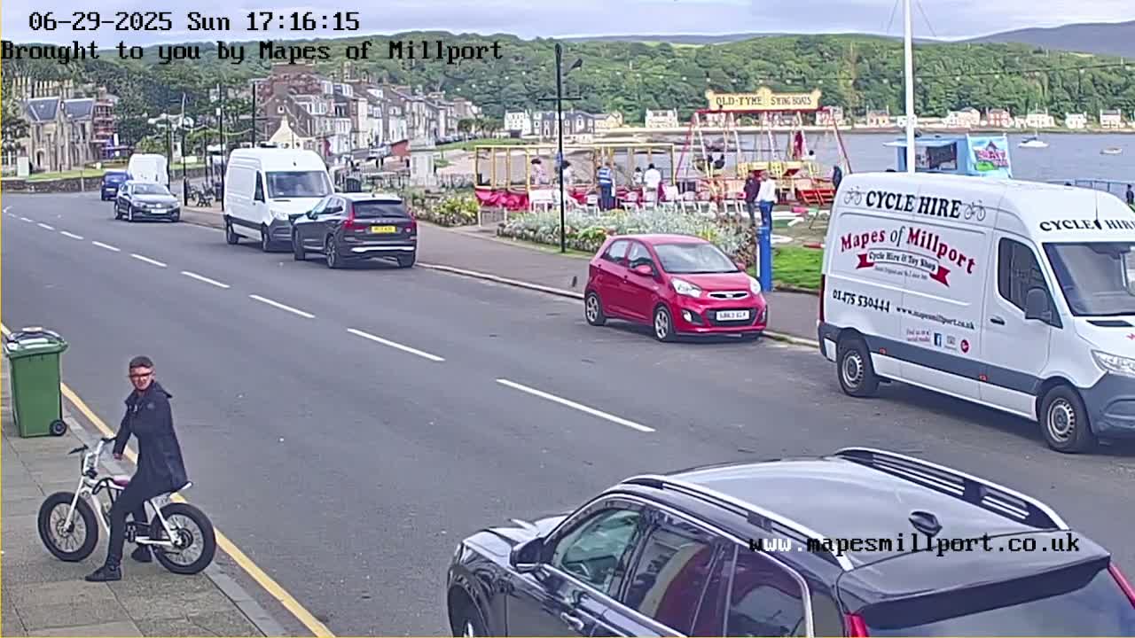 Millport Town & Coast Live Cam - Millport, North Ayrshire, Ayrshire and Arran, Scotland, United Kingdom