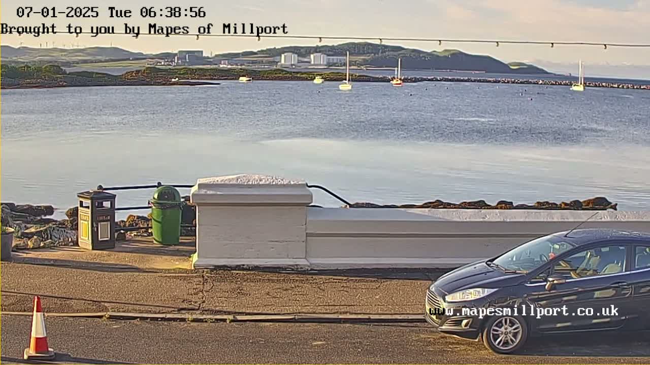 Millport Town & Coast Live Cam - Millport, North Ayrshire, Ayrshire and Arran, Scotland, United Kingdom