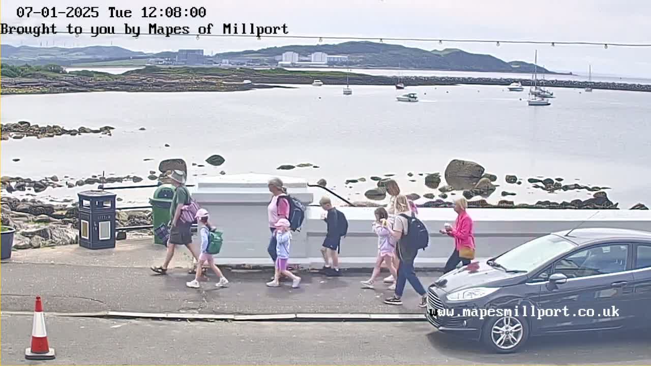 Millport Town & Coast Live Cam - Millport, North Ayrshire, Ayrshire and Arran, Scotland, United Kingdom