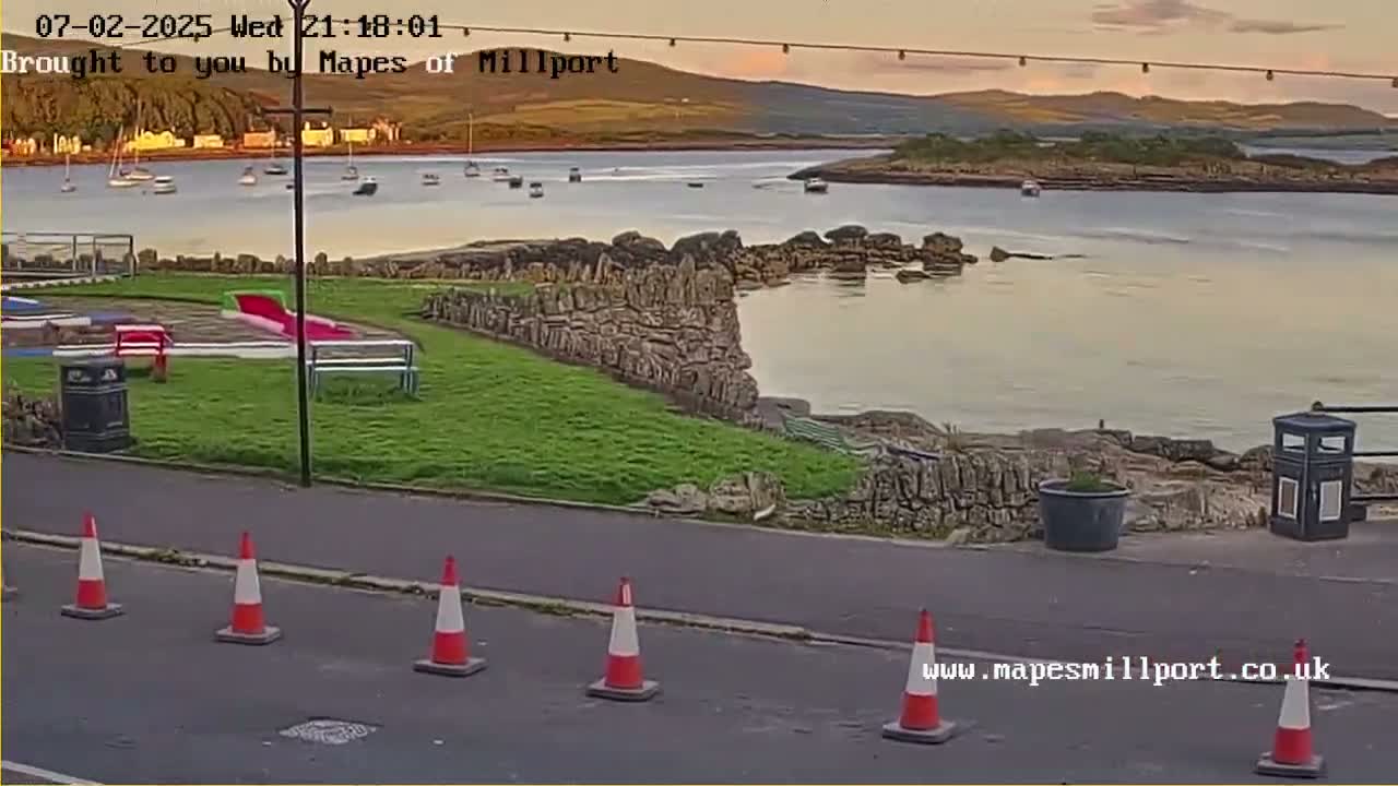 Millport Town & Coast Live Cam - Millport, North Ayrshire, Ayrshire and Arran, Scotland, United Kingdom