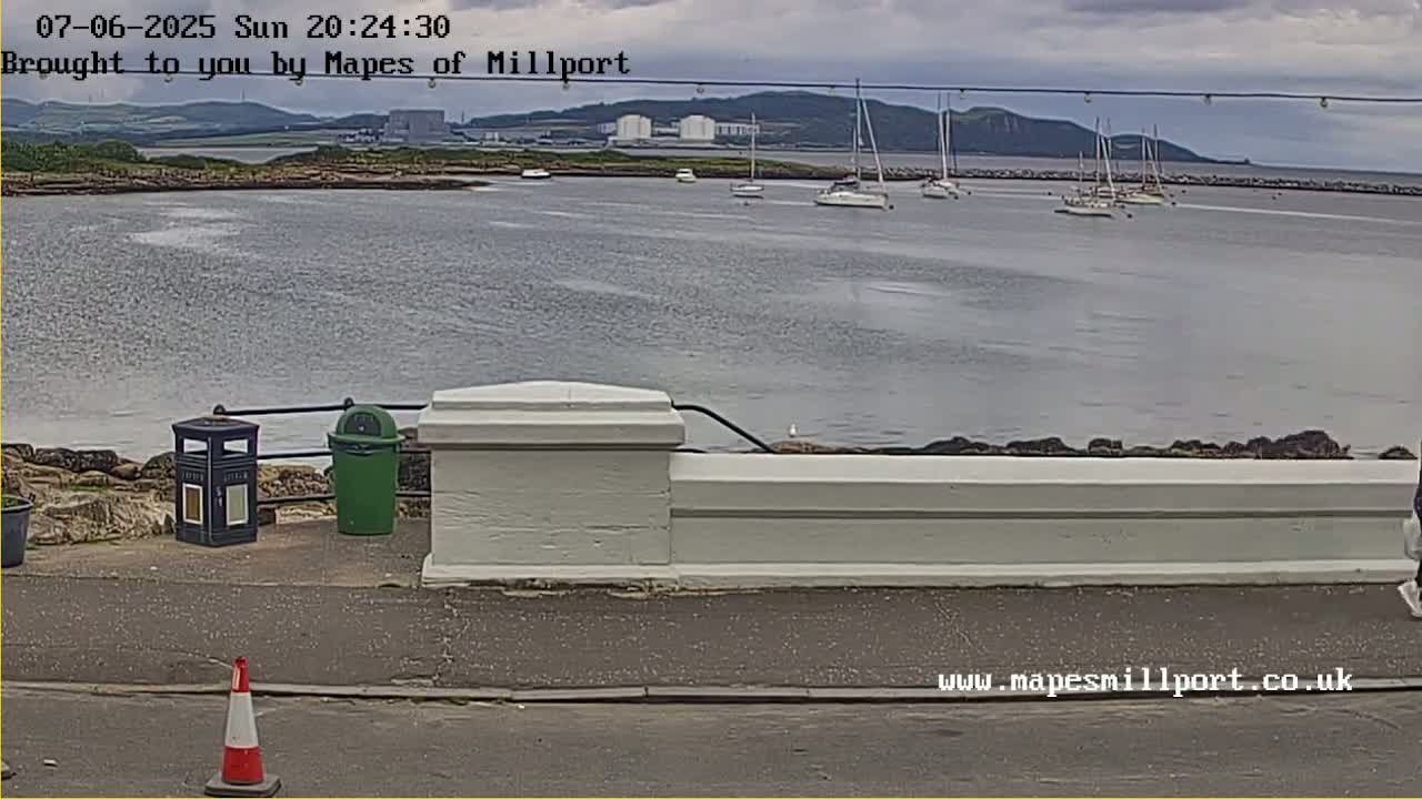 Millport Town & Coast Live Cam - Millport, North Ayrshire, Ayrshire and Arran, Scotland, United Kingdom