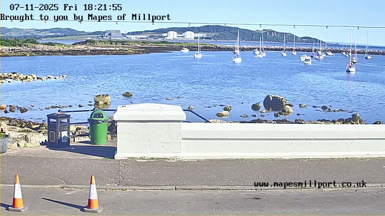 Millport Town & Coast Live Cam - Millport, North Ayrshire, Ayrshire and Arran, Scotland, United Kingdom