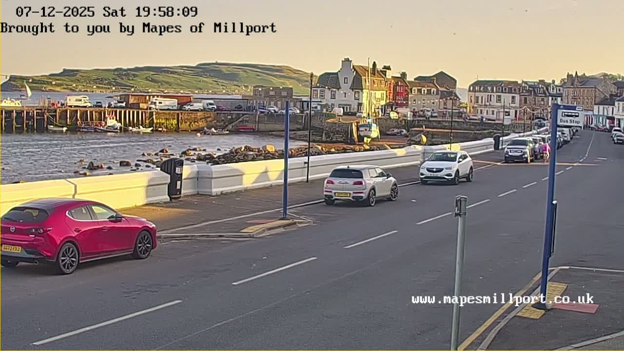 Millport Town & Coast Live Cam - Millport, North Ayrshire, Ayrshire and Arran, Scotland, United Kingdom
