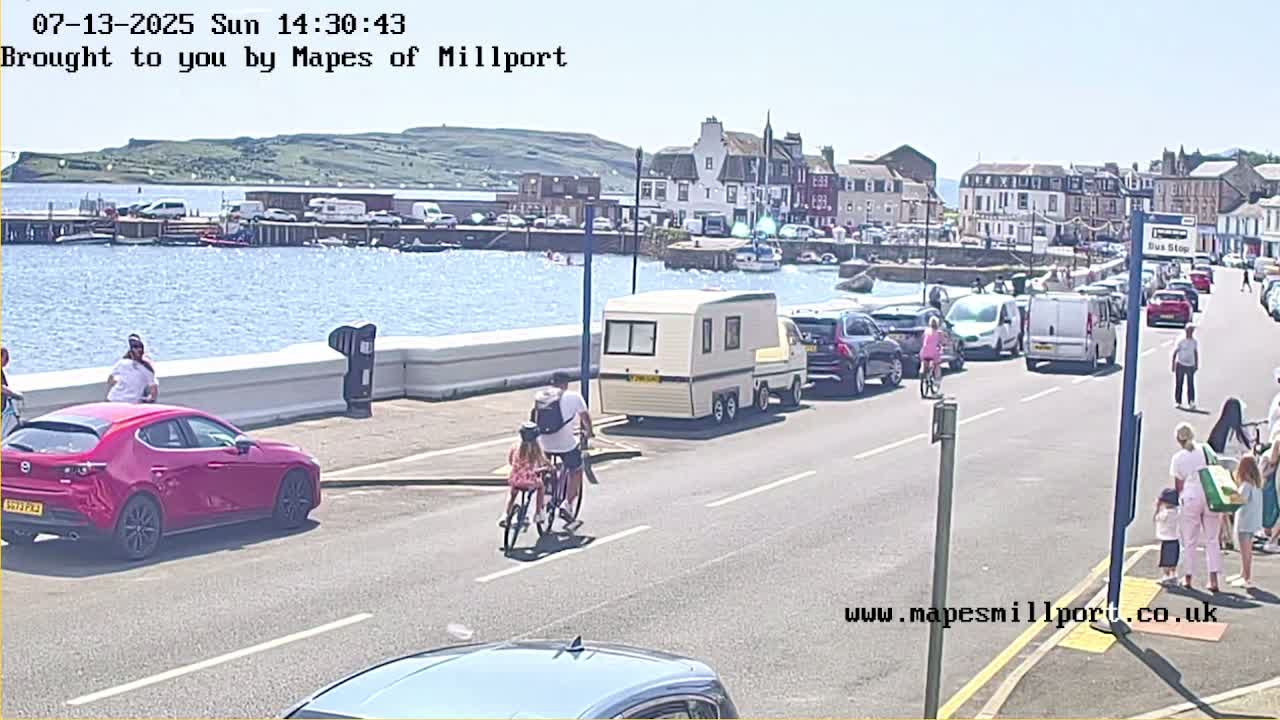 Millport Town & Coast Live Cam - Millport, North Ayrshire, Ayrshire and Arran, Scotland, United Kingdom