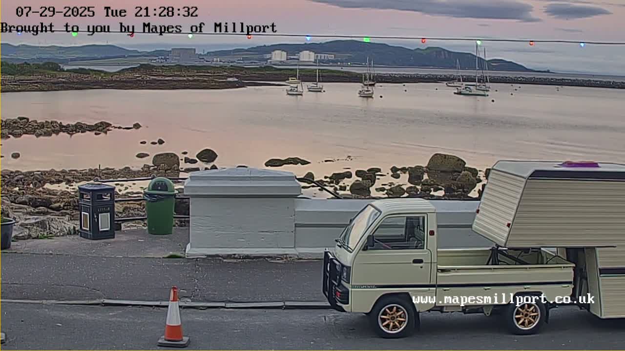 Millport Town & Coast Live Cam - Millport, North Ayrshire, Ayrshire and Arran, Scotland, United Kingdom