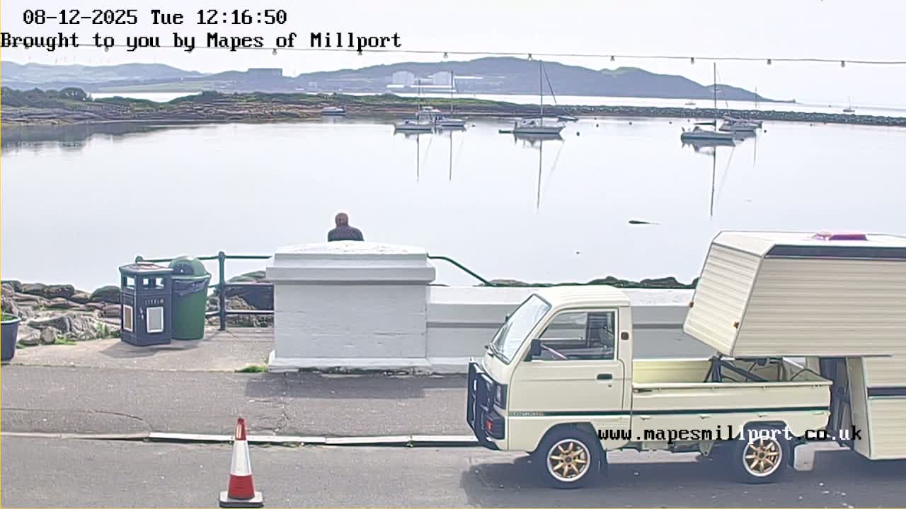 Millport Town & Coast Live Cam - Millport, North Ayrshire, Ayrshire and Arran, Scotland, United Kingdom