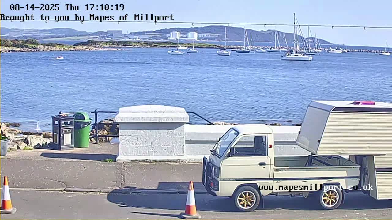 Millport Town & Coast Live Cam - Millport, North Ayrshire, Ayrshire and Arran, Scotland, United Kingdom