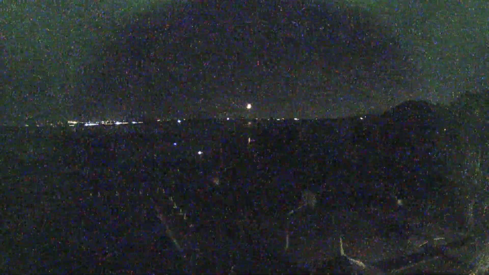 Lago Trasimeno Lake from Castiglione del Lago Live Cam - Castiglione del Lago, Umbria, Italy