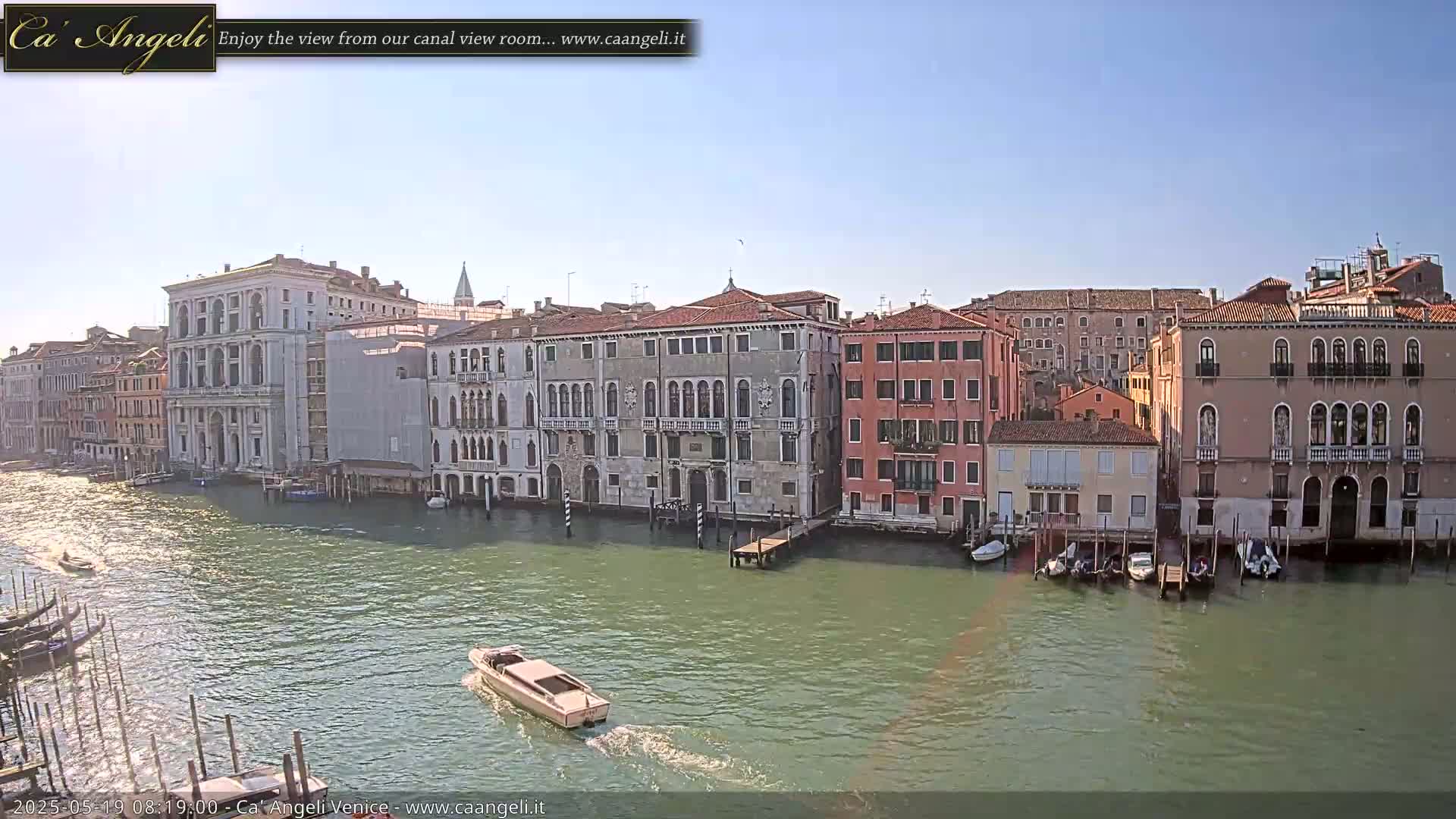 Venice Boats in Grand Canal Live Cam - Venice, Veneto, Italy