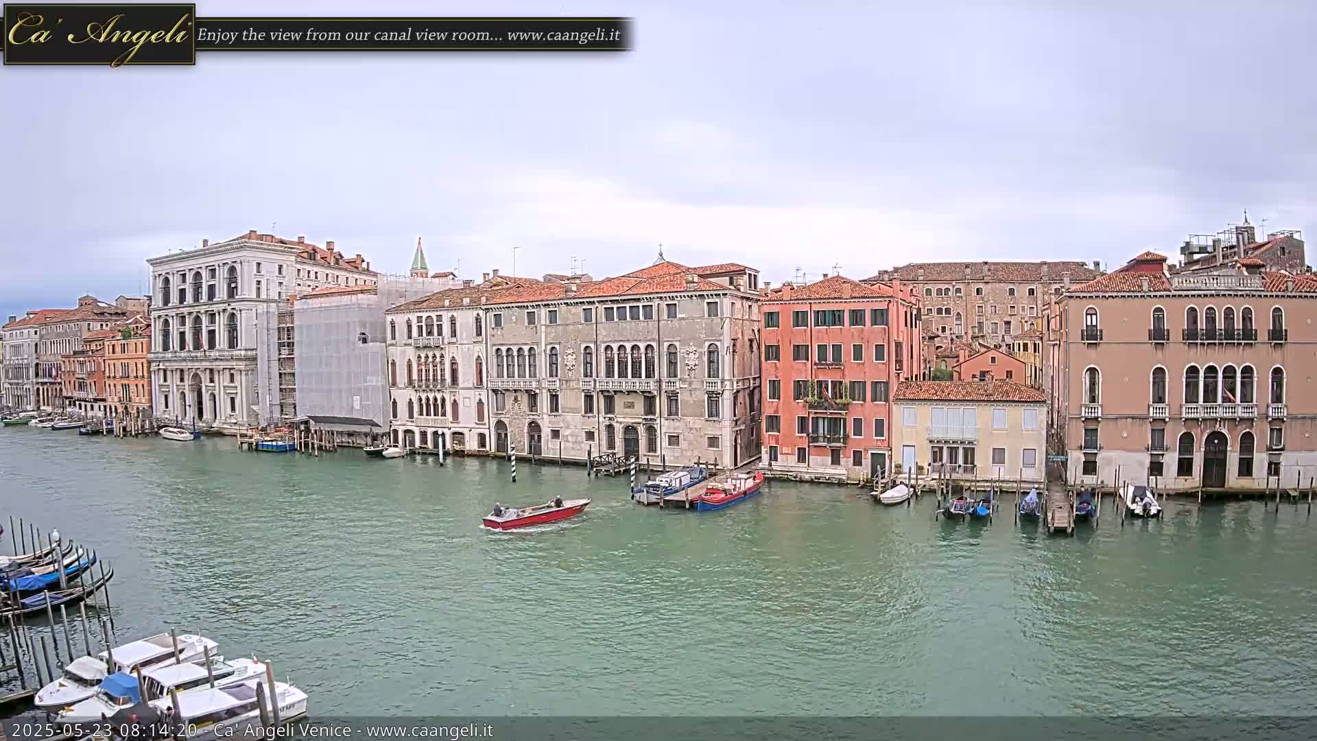 Venice Boats in Grand Canal Live Cam - Venice, Veneto, Italy