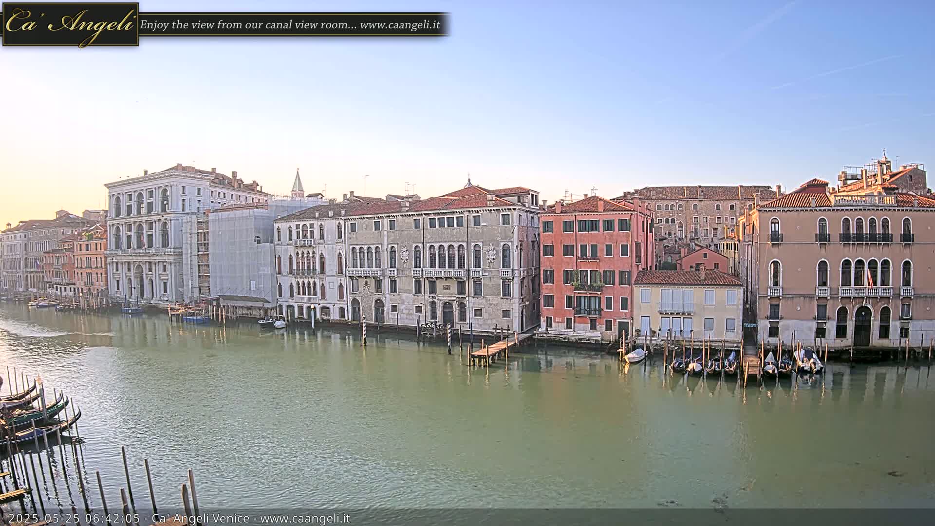 Venice Boats in Grand Canal Live Cam - Venice, Veneto, Italy