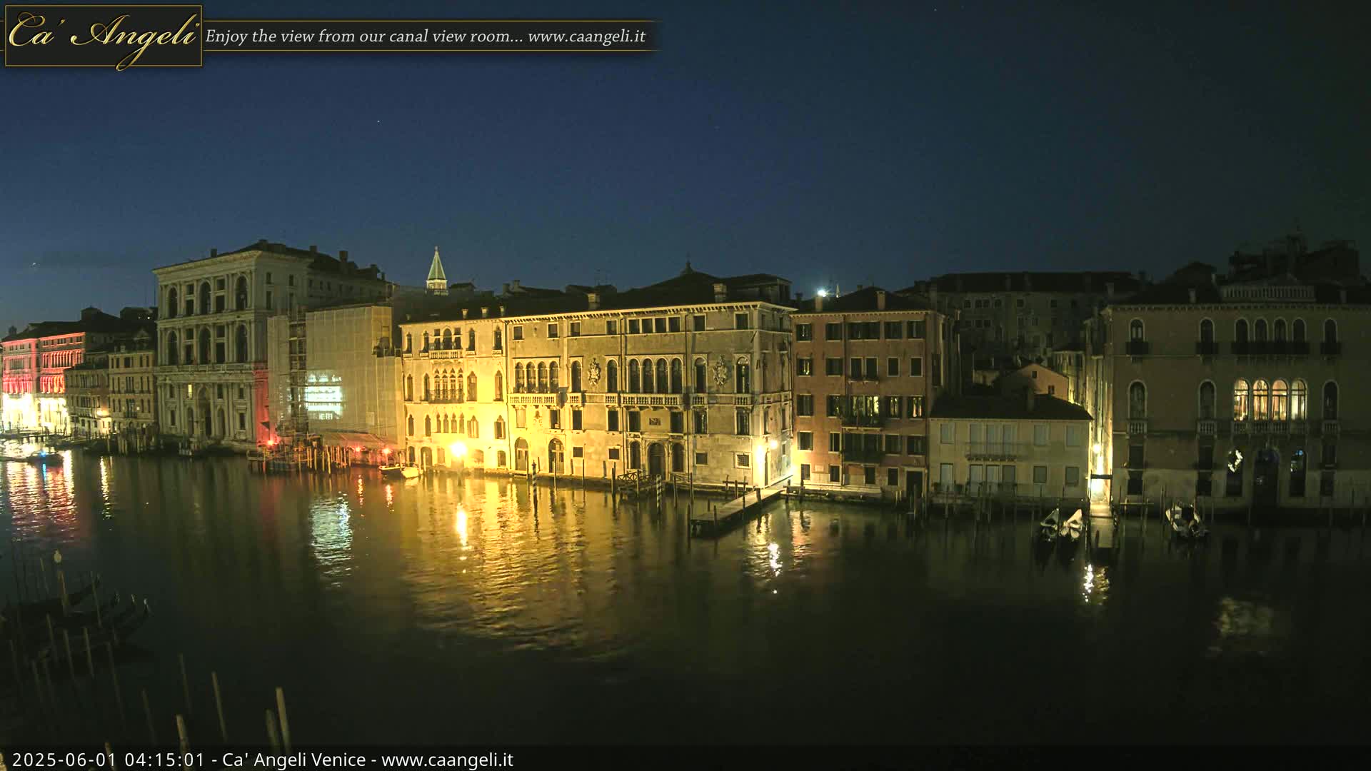 Venice Boats in Grand Canal Live Cam - Venice, Veneto, Italy