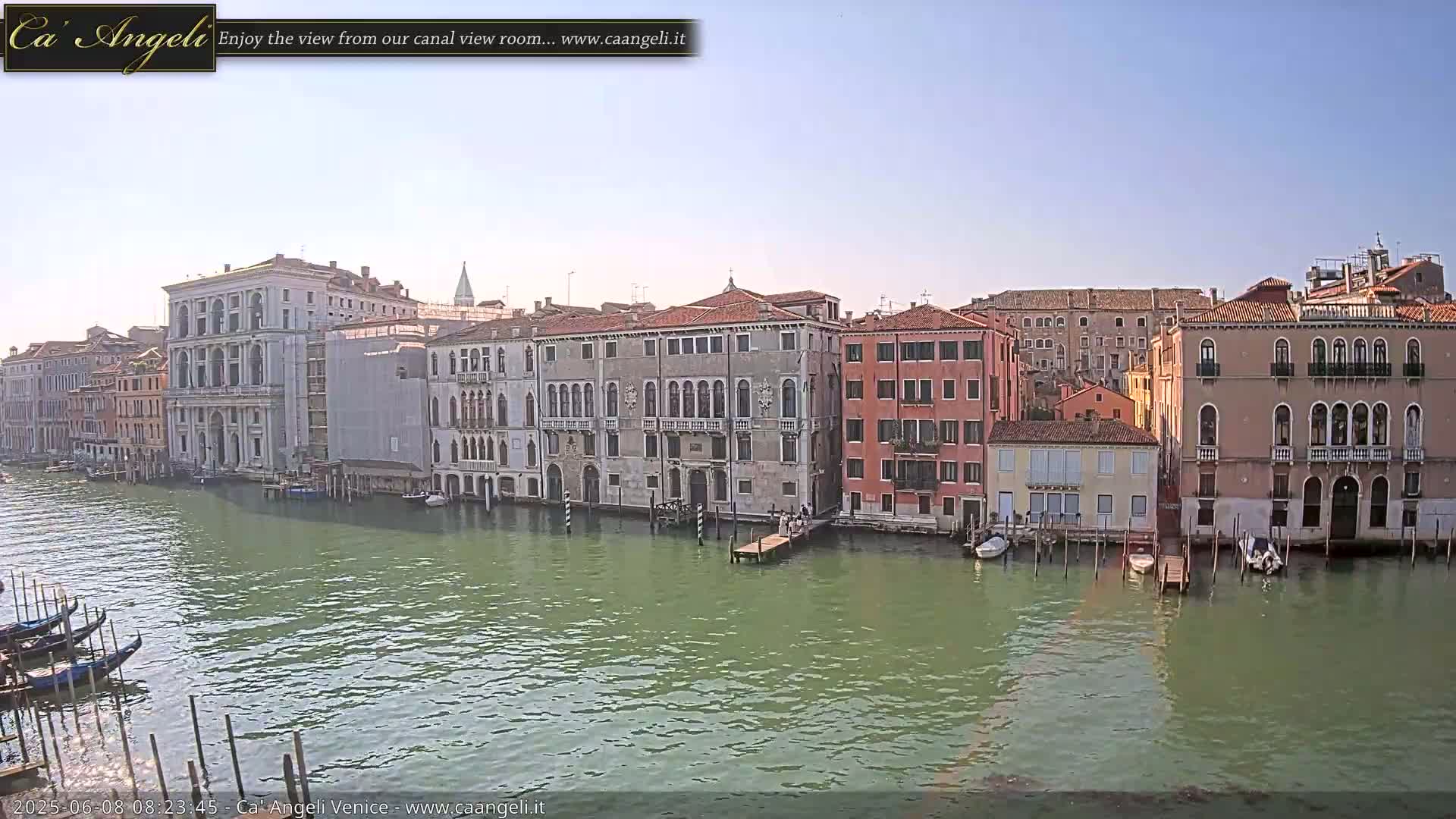 Venice Boats in Grand Canal Live Cam - Venice, Veneto, Italy