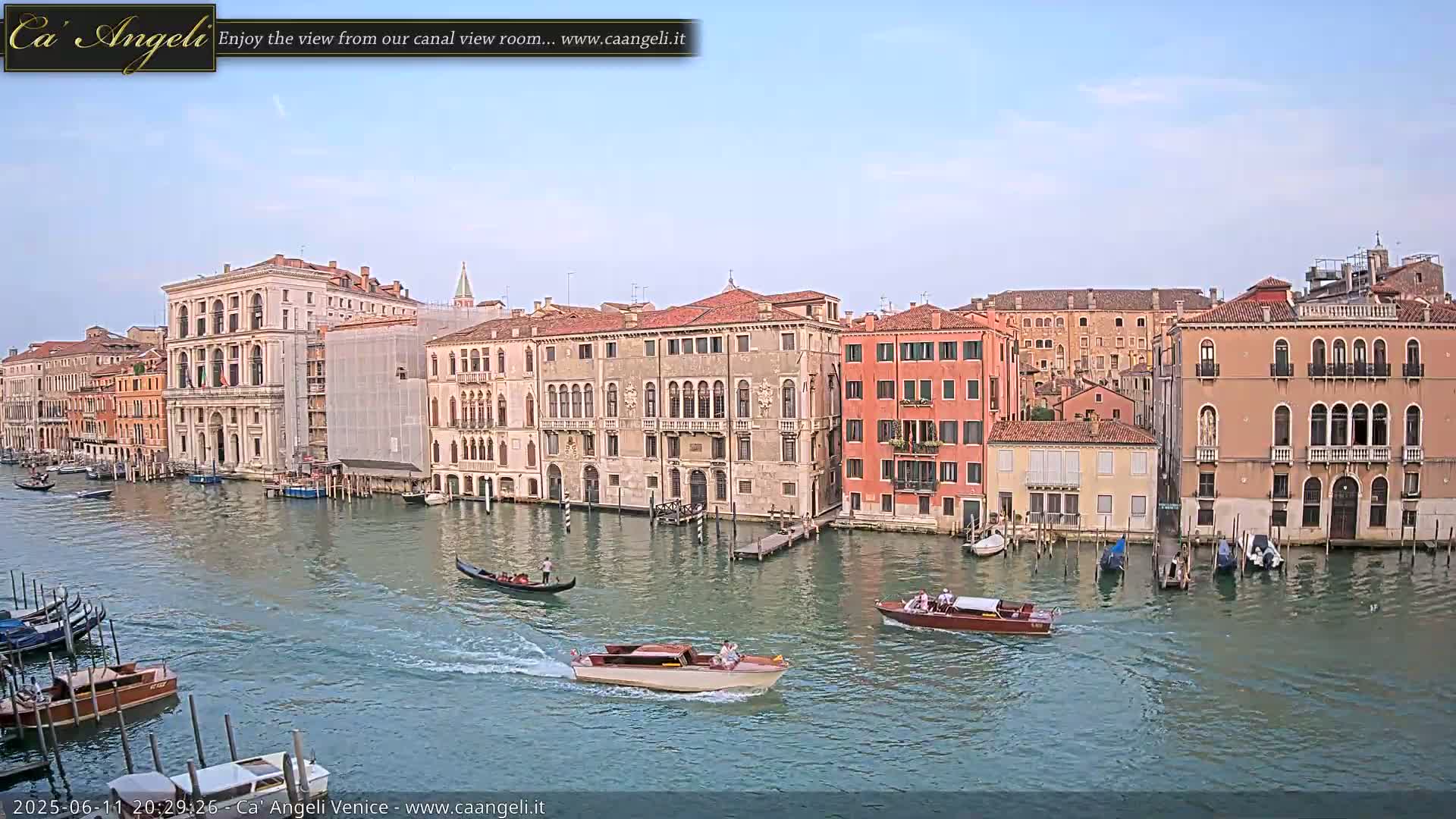Venice Boats in Grand Canal Live Cam - Venice, Veneto, Italy