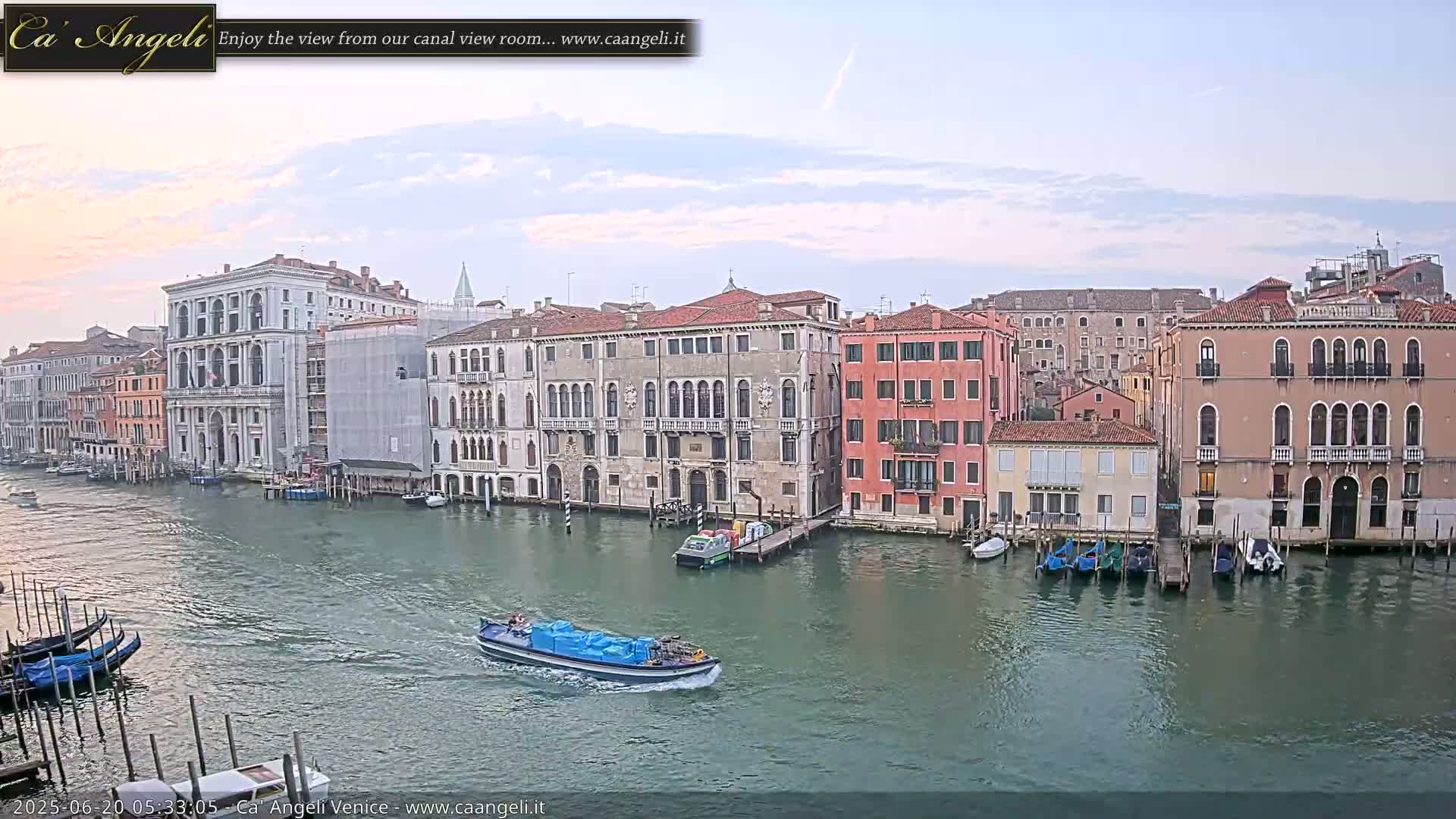 Venice Boats in Grand Canal Live Cam - Venice, Veneto, Italy