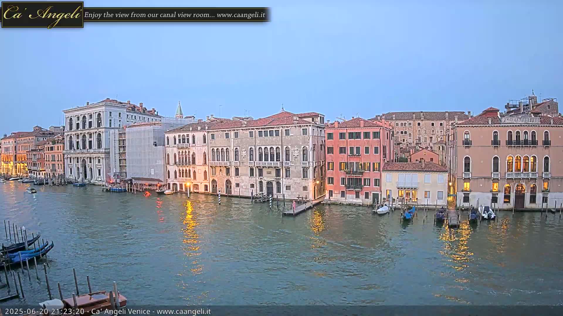 Venice Boats in Grand Canal Live Cam - Venice, Veneto, Italy