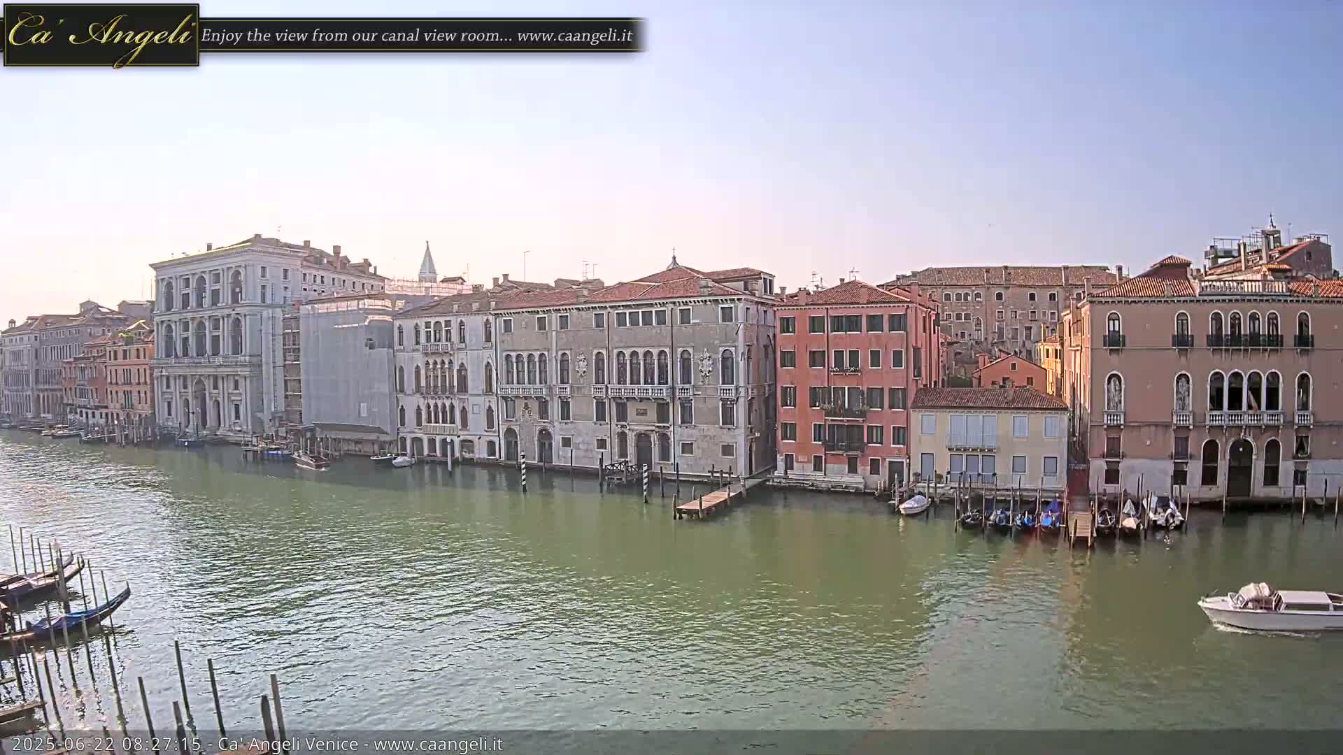 Venice Boats in Grand Canal Live Cam - Venice, Veneto, Italy