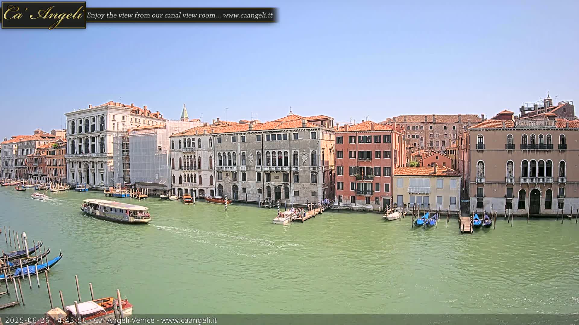 Venice Boats in Grand Canal Live Cam - Venice, Veneto, Italy