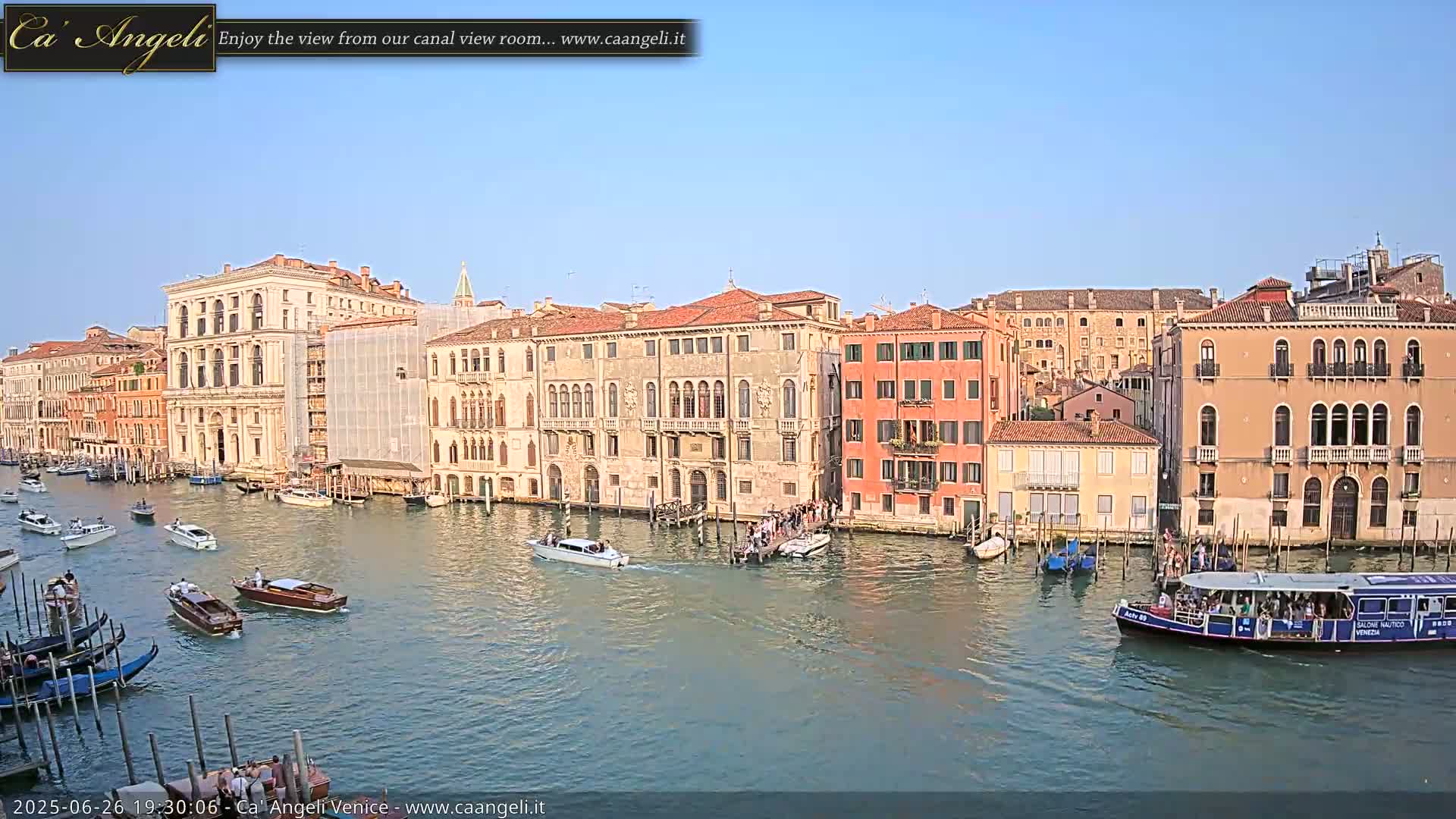 Venice Boats in Grand Canal Live Cam - Venice, Veneto, Italy