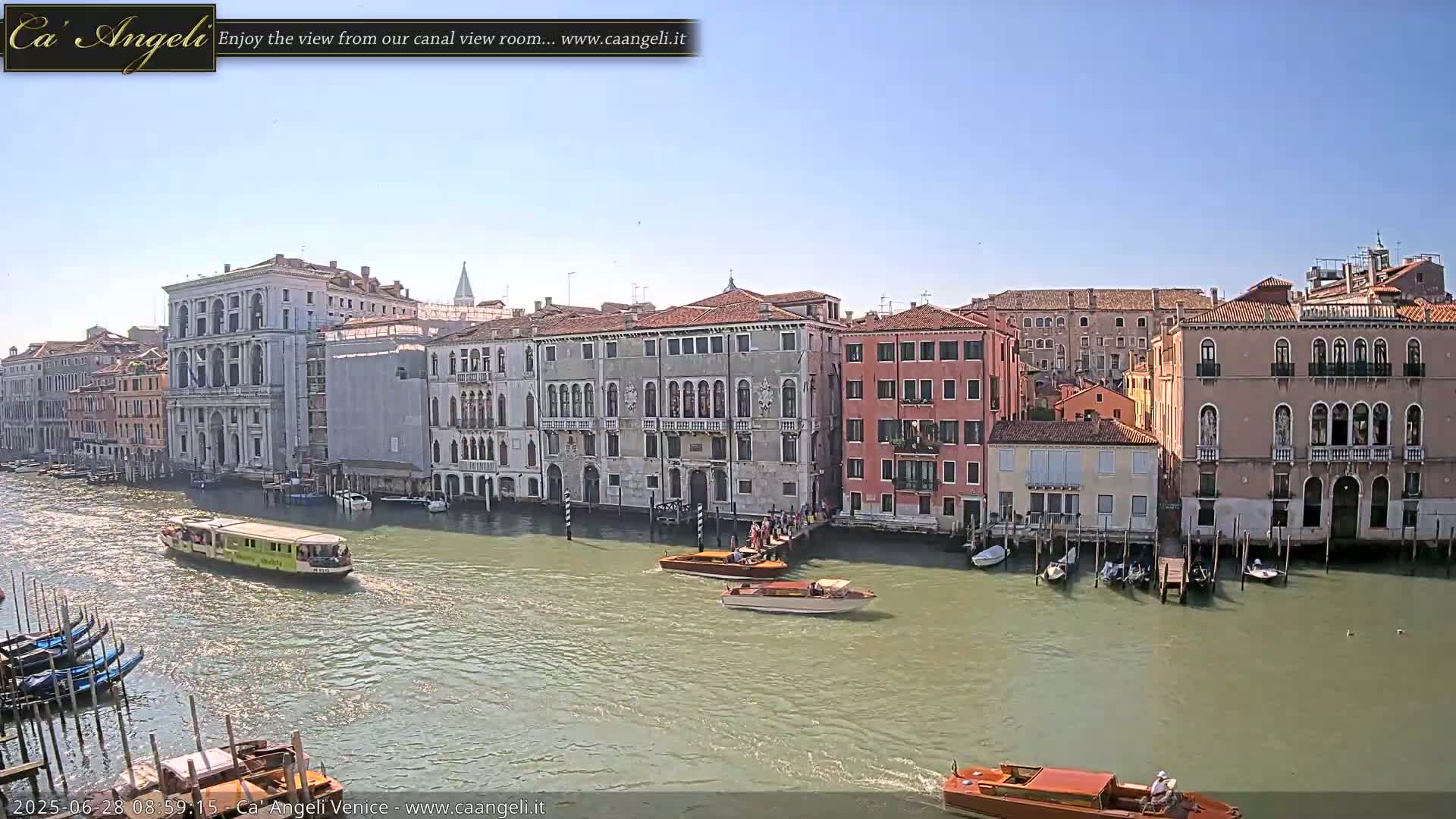 Venice Boats in Grand Canal Live Cam - Venice, Veneto, Italy