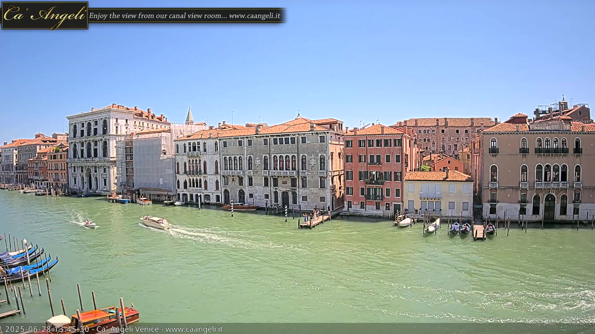 Venice Boats in Grand Canal Live Cam - Venice, Veneto, Italy