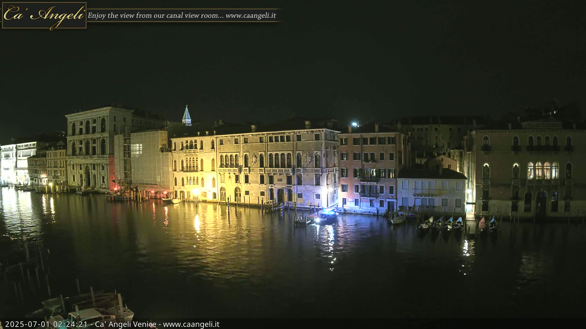 Venice Boats in Grand Canal Live Cam - Venice, Veneto, Italy