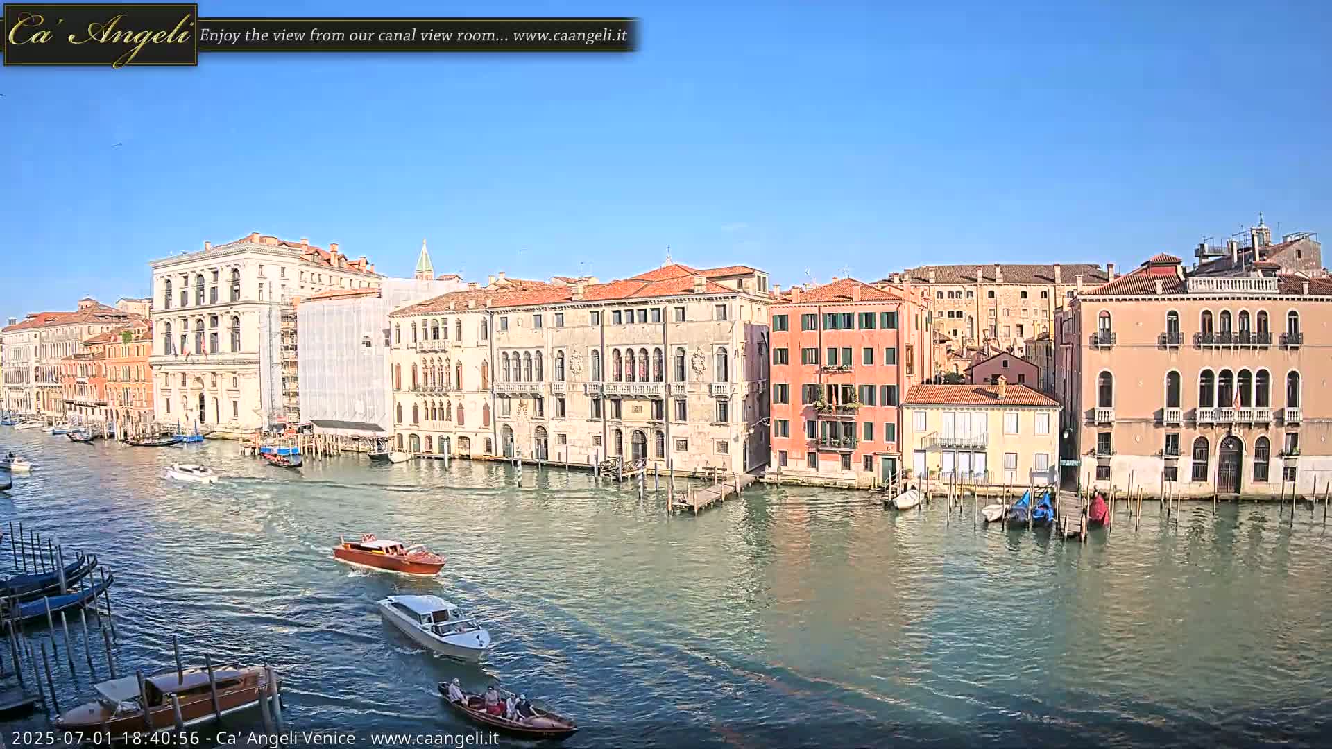 Venice Boats in Grand Canal Live Cam - Venice, Veneto, Italy