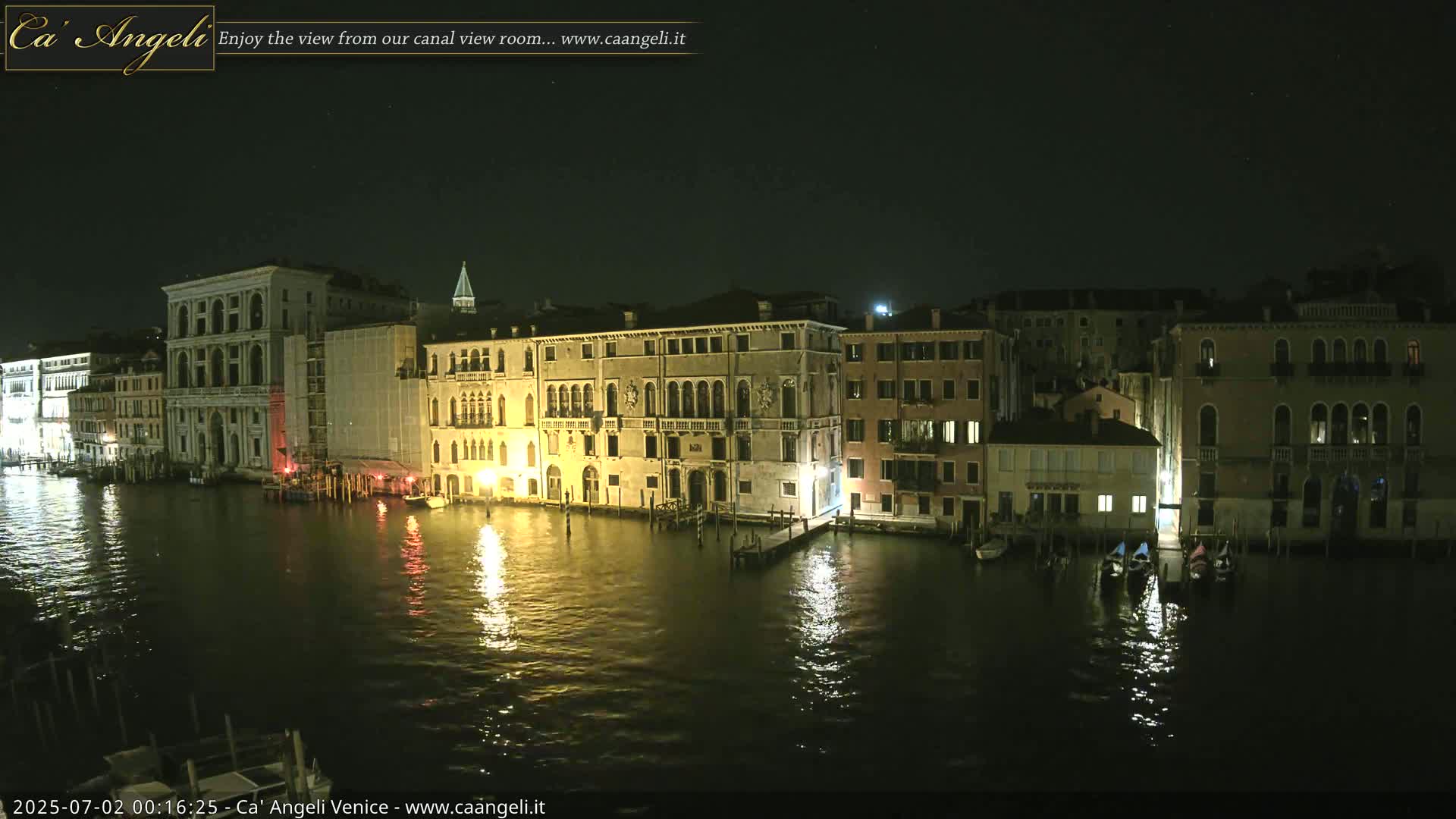 Venice Boats in Grand Canal Live Cam - Venice, Veneto, Italy