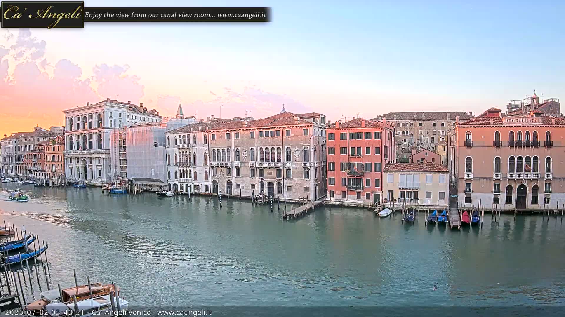 Venice Boats in Grand Canal Live Cam - Venice, Veneto, Italy