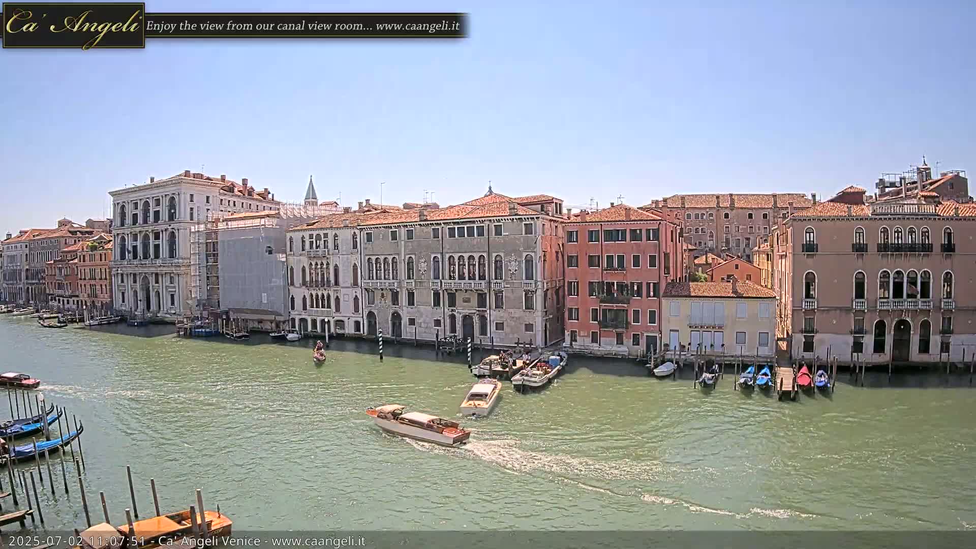 Venice Boats in Grand Canal Live Cam - Venice, Veneto, Italy