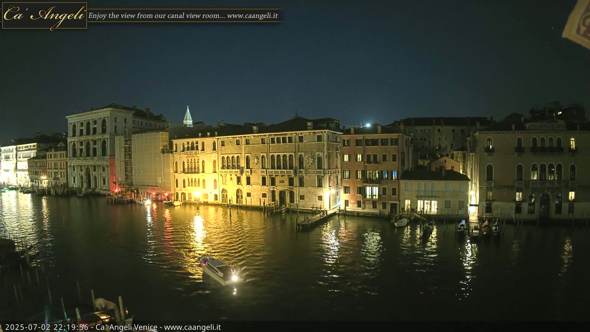 Venice Boats in Grand Canal Live Cam - Venice, Veneto, Italy