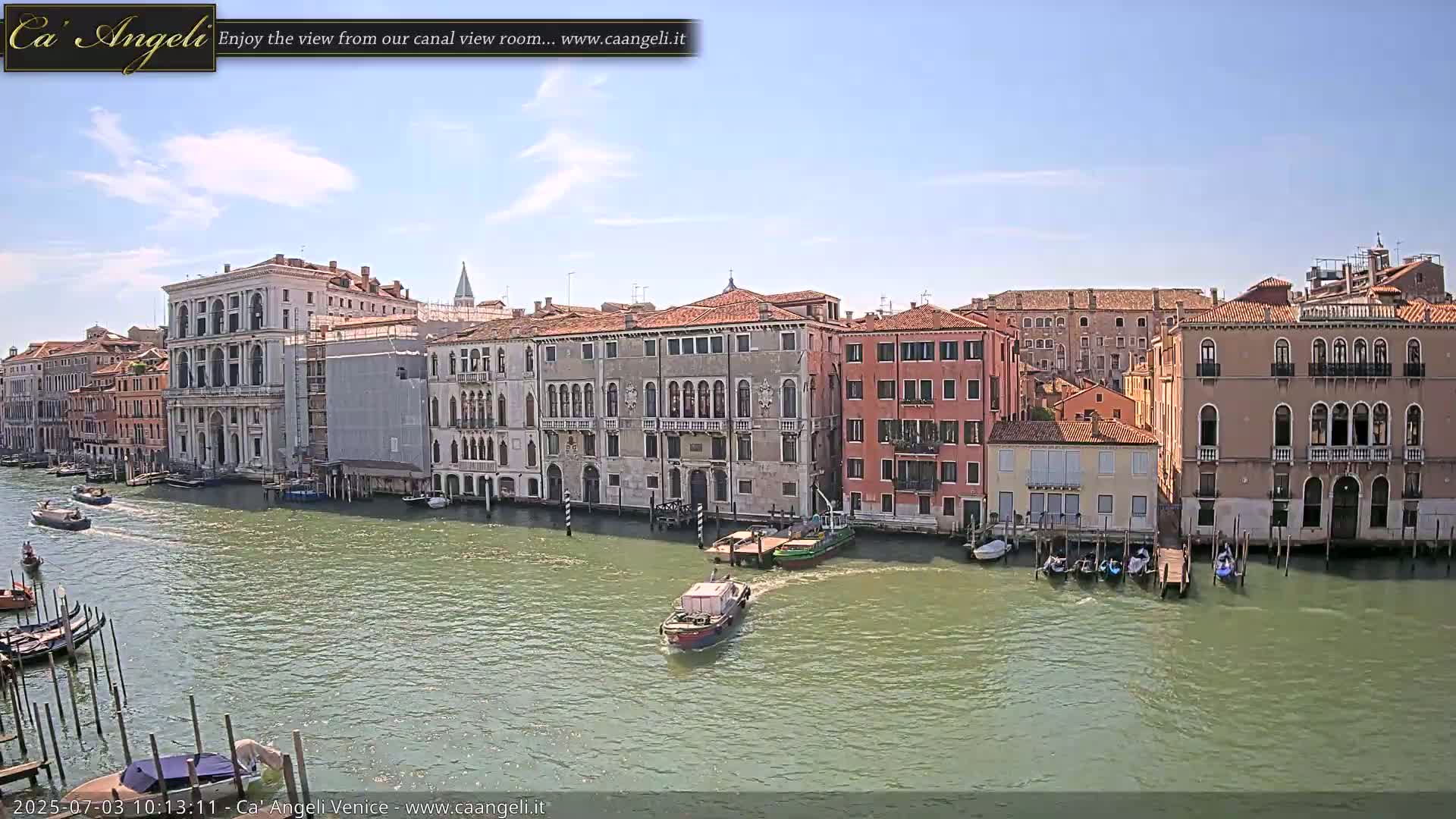 Venice Boats in Grand Canal Live Cam - Venice, Veneto, Italy