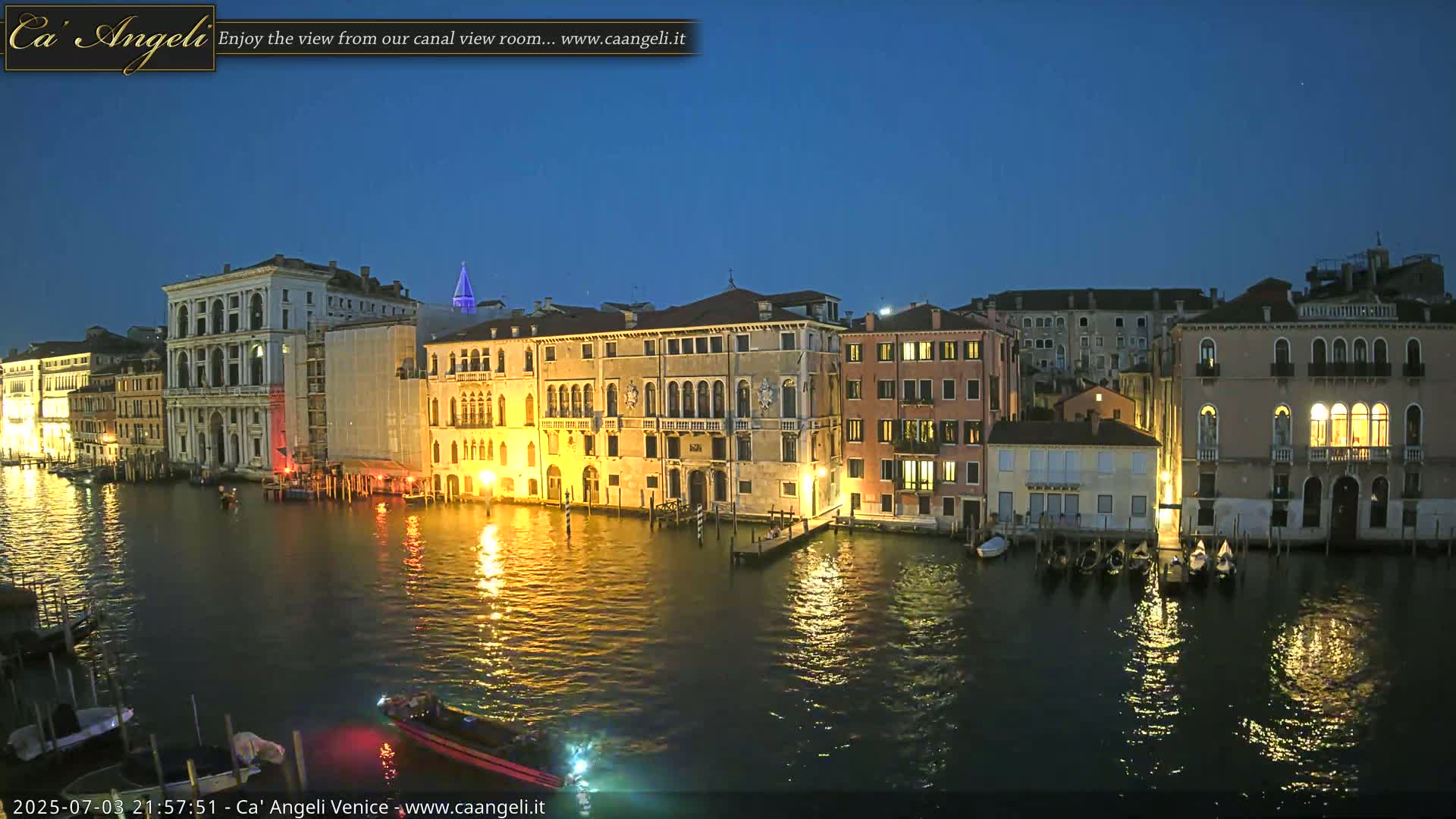 Venice Boats in Grand Canal Live Cam - Venice, Veneto, Italy