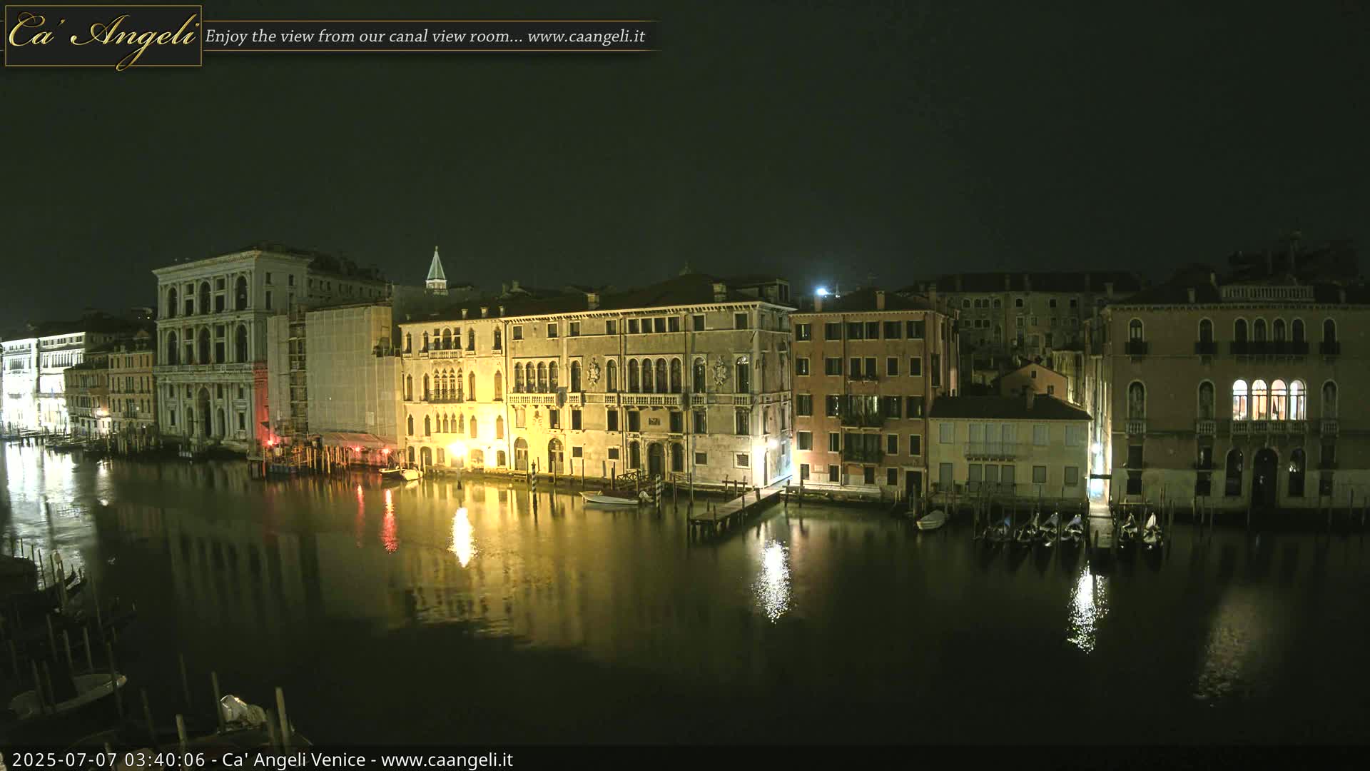 Venice Boats in Grand Canal Live Cam - Venice, Veneto, Italy