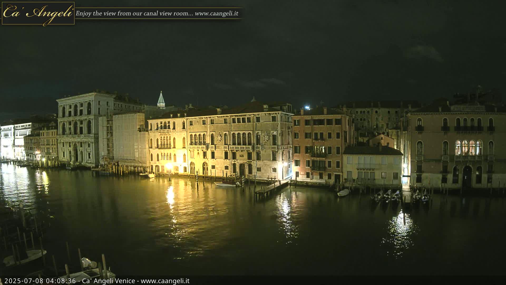 Venice Boats in Grand Canal Live Cam - Venice, Veneto, Italy