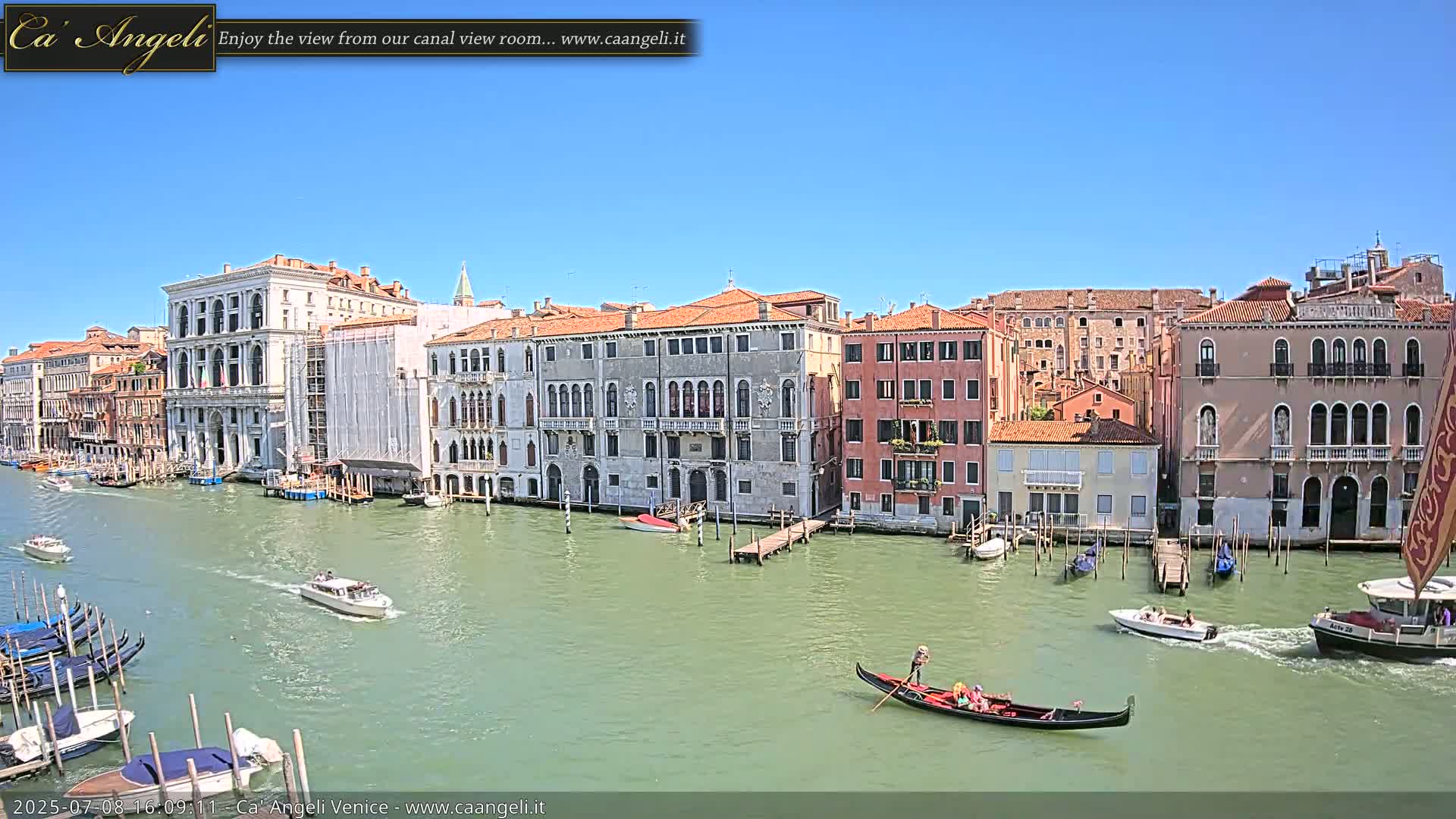 Venice Boats in Grand Canal Live Cam - Venice, Veneto, Italy