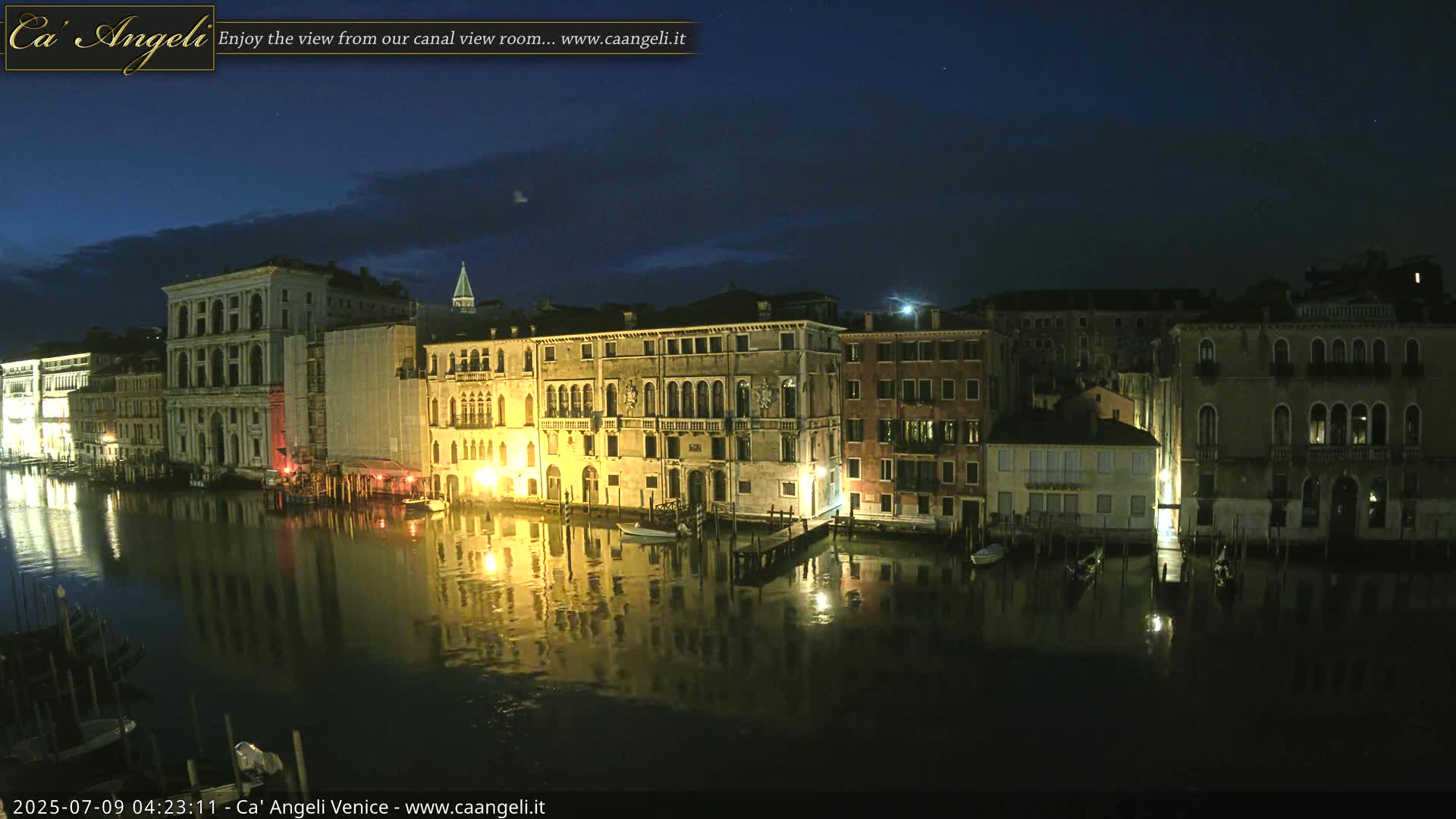 Venice Boats in Grand Canal Live Cam - Venice, Veneto, Italy