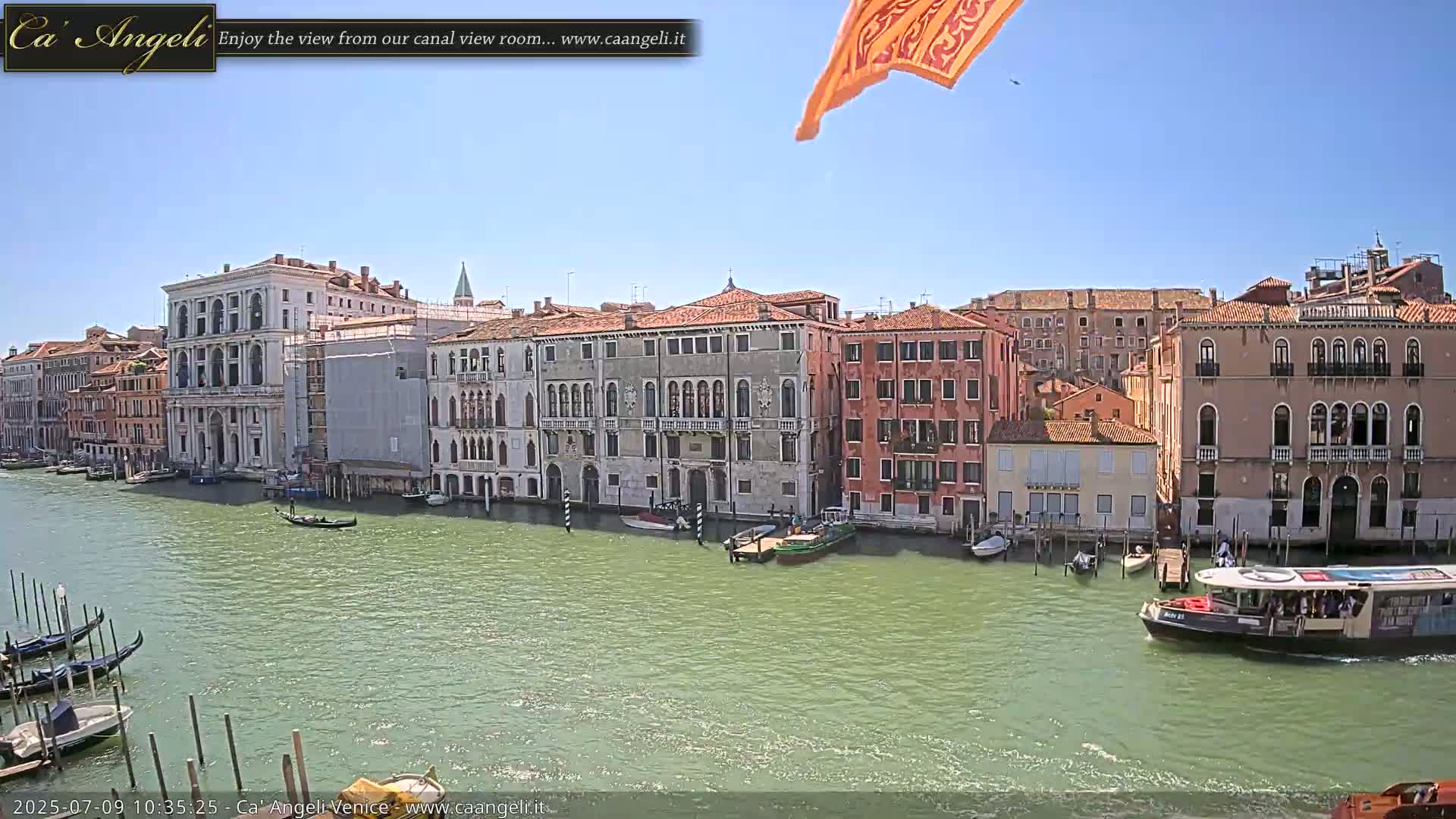 Venice Boats in Grand Canal Live Cam - Venice, Veneto, Italy