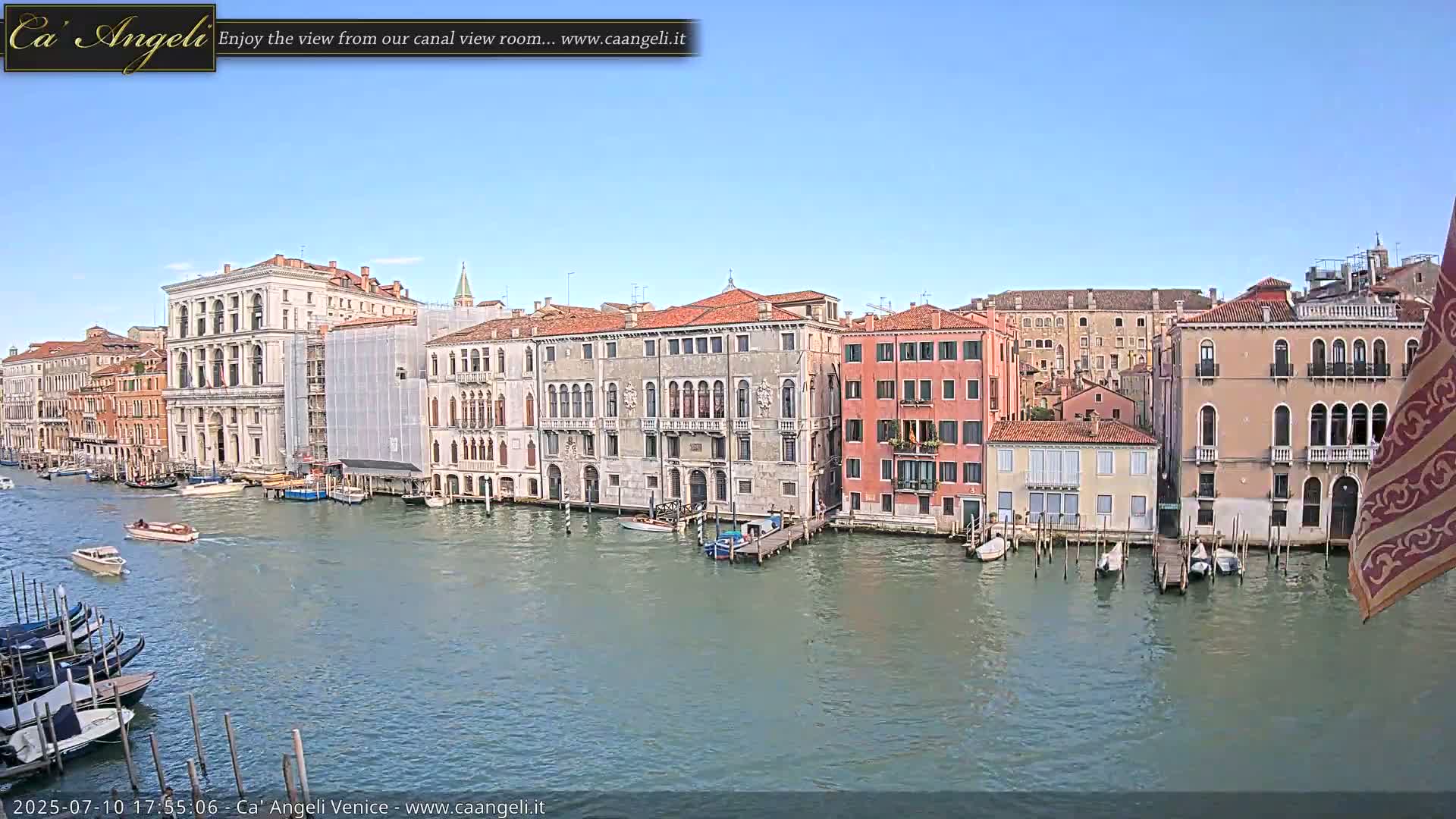 Venice Boats in Grand Canal Live Cam - Venice, Veneto, Italy