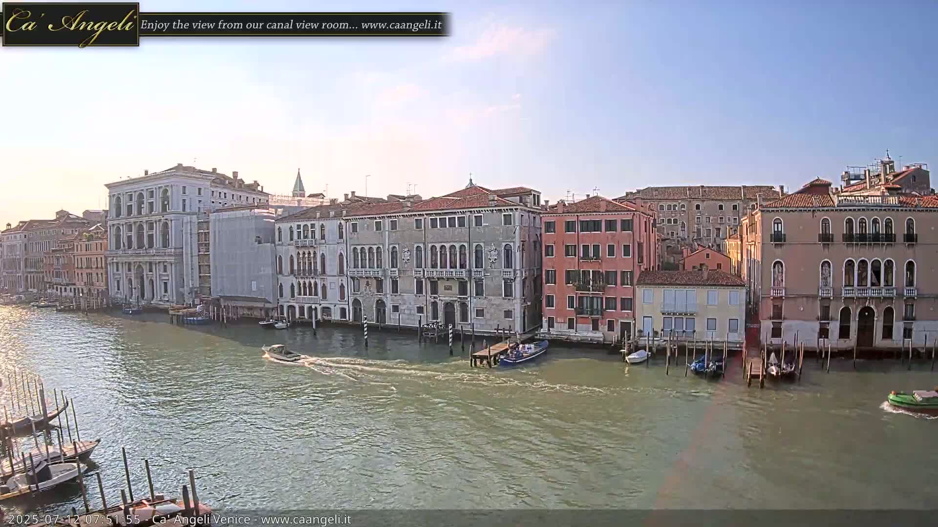 Venice Boats in Grand Canal Live Cam - Venice, Veneto, Italy
