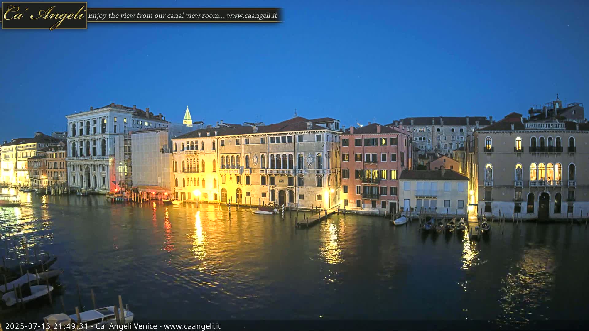 Venice Boats in Grand Canal Live Cam - Venice, Veneto, Italy