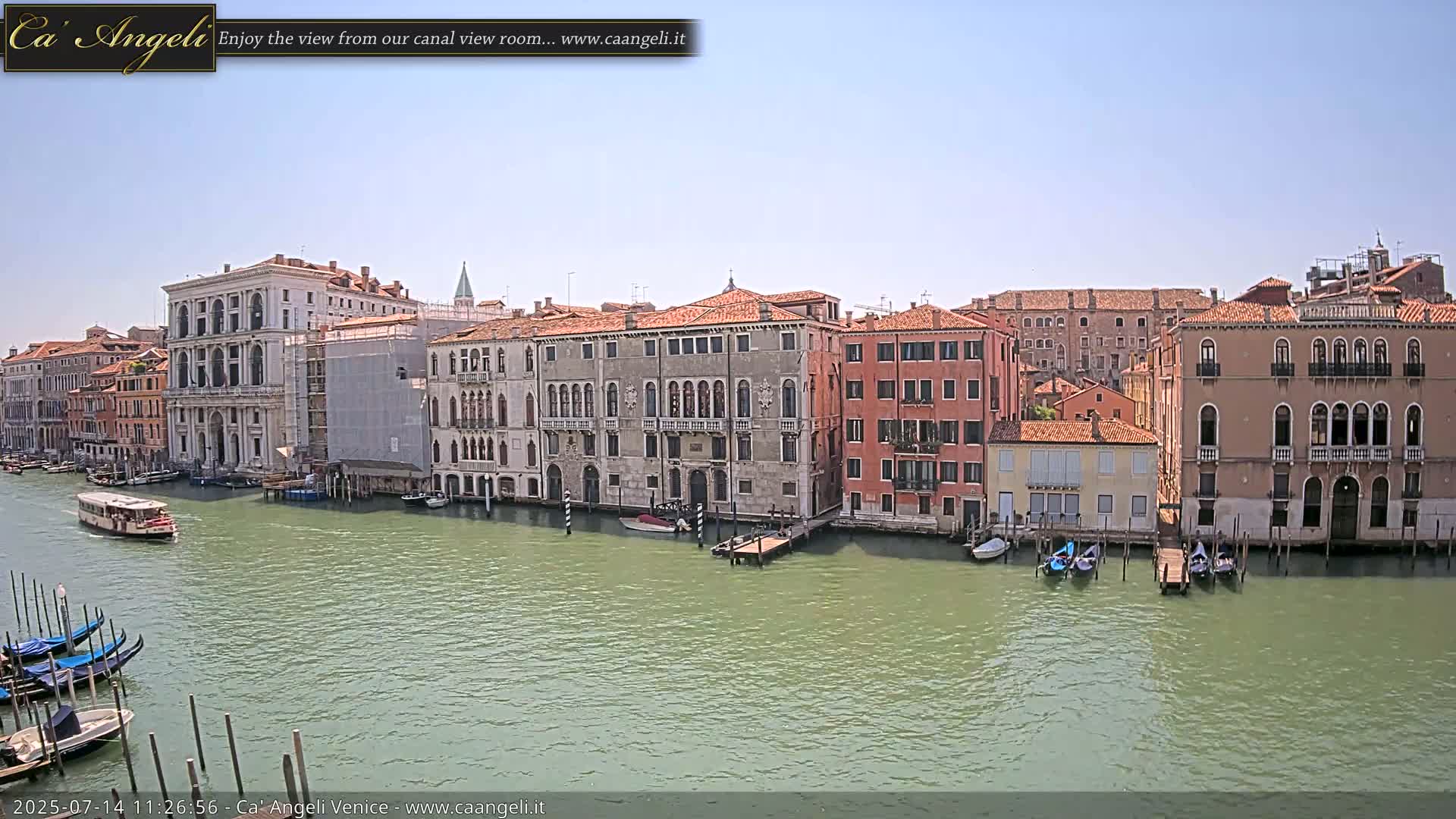 Venice Boats in Grand Canal Live Cam - Venice, Veneto, Italy