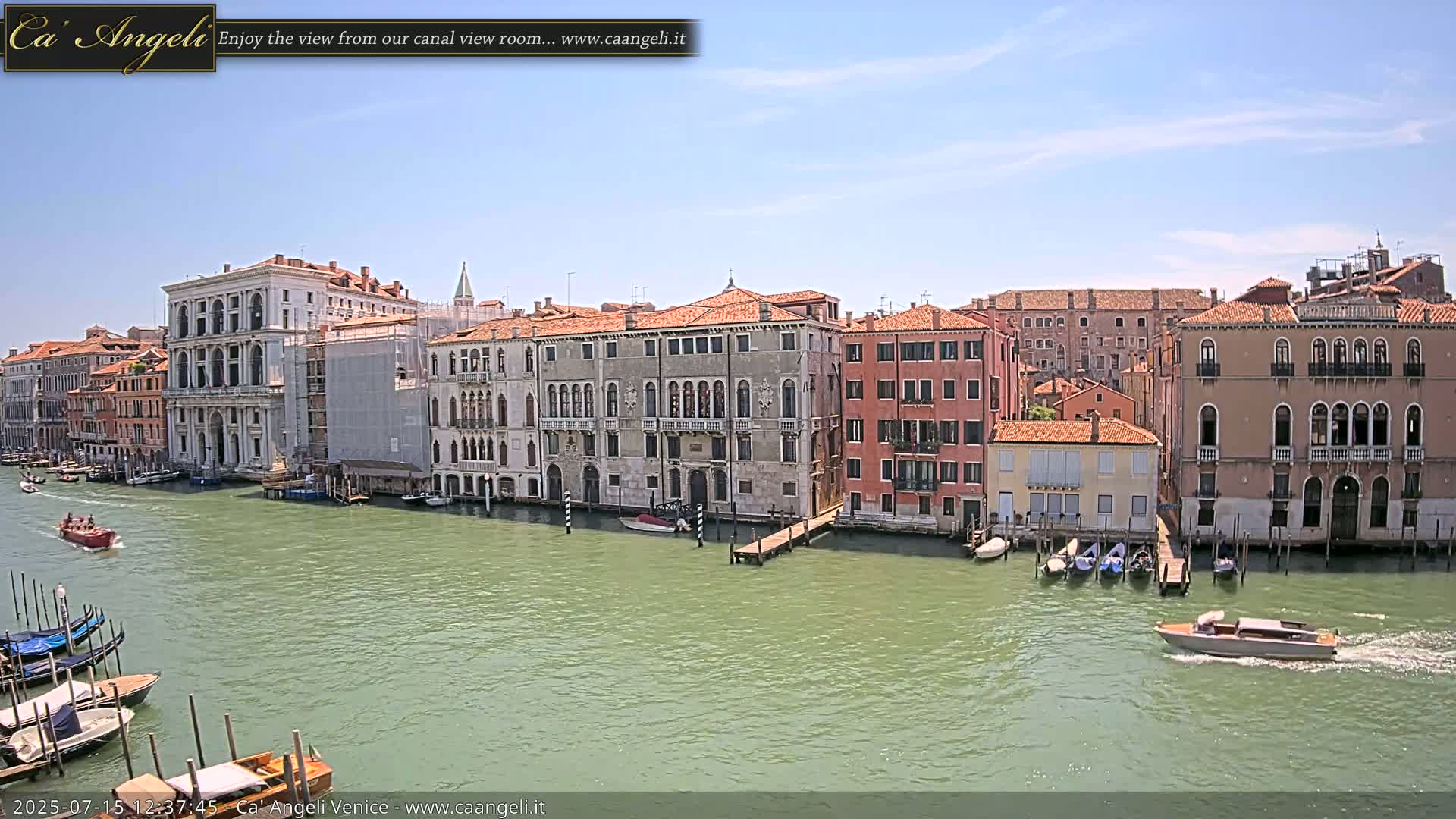 Venice Boats in Grand Canal Live Cam - Venice, Veneto, Italy