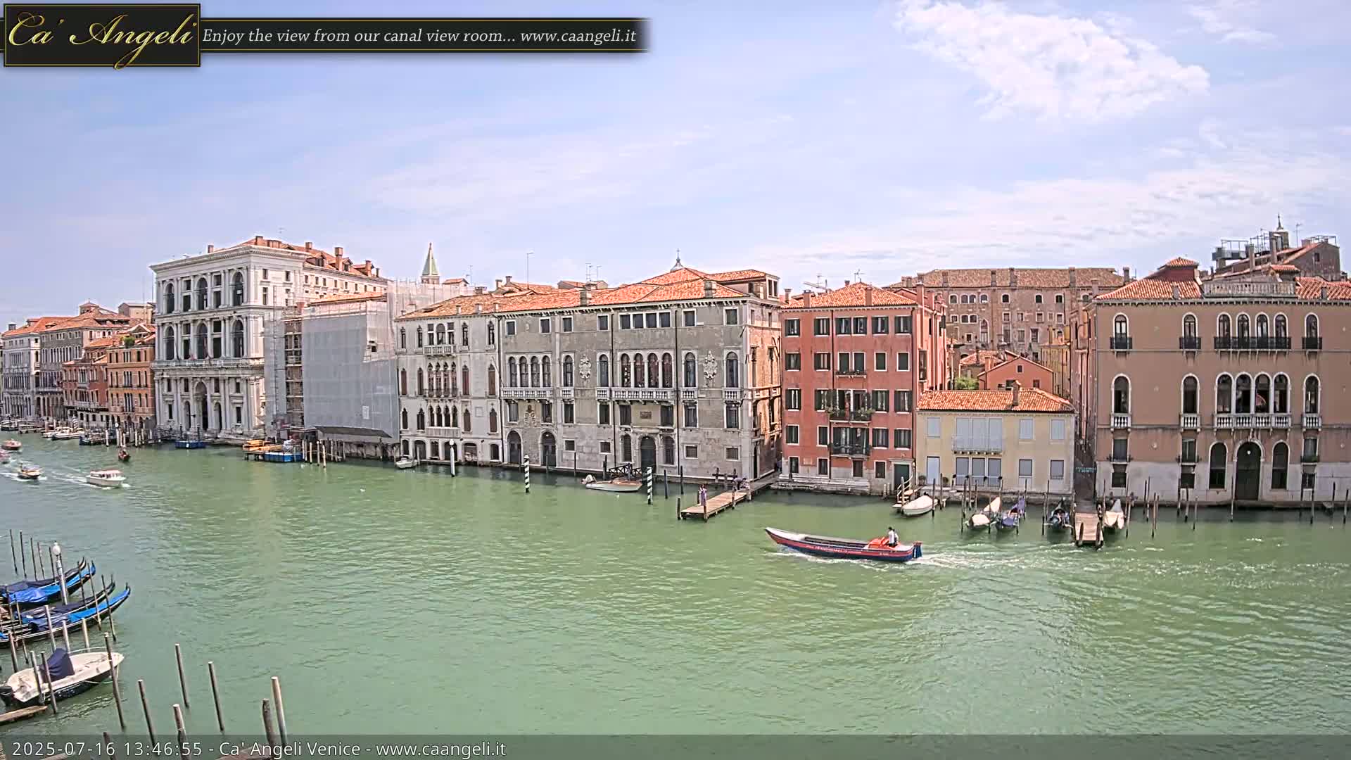 Venice Boats in Grand Canal Live Cam - Venice, Veneto, Italy