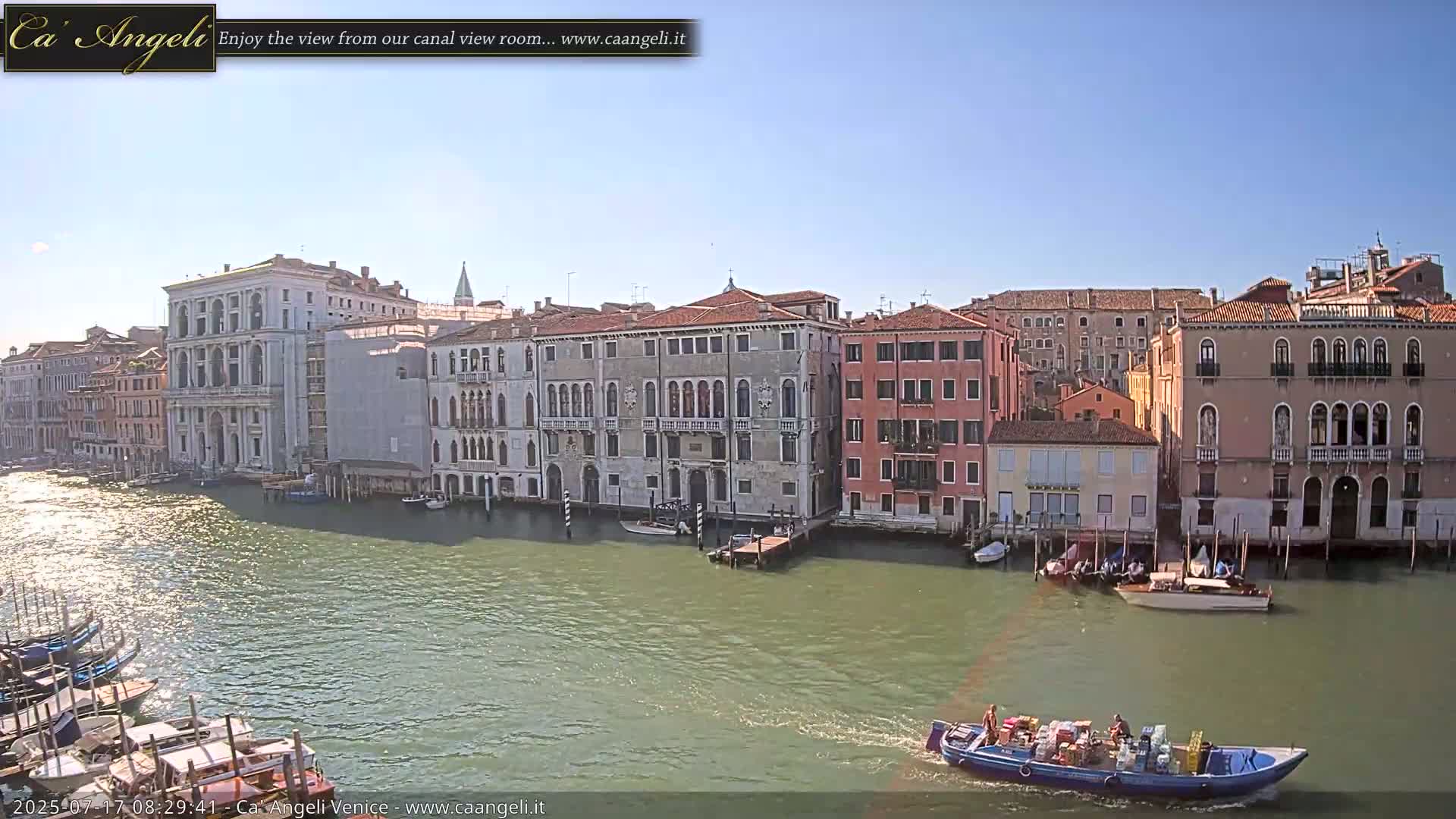 Venice Boats in Grand Canal Live Cam - Venice, Veneto, Italy