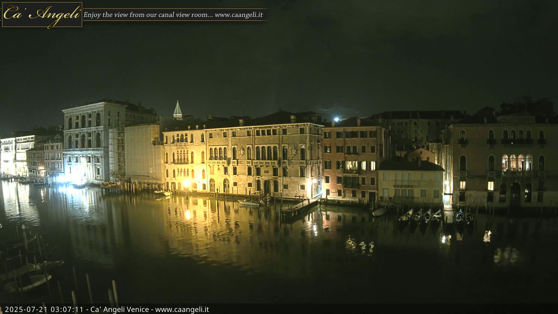 Venice Boats in Grand Canal Live Cam - Venice, Veneto, Italy