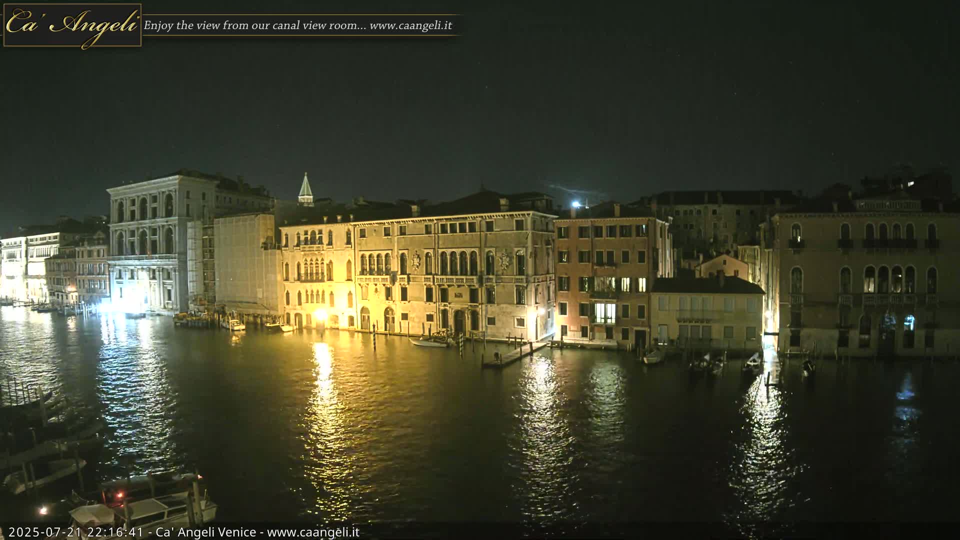 Venice Boats in Grand Canal Live Cam - Venice, Veneto, Italy