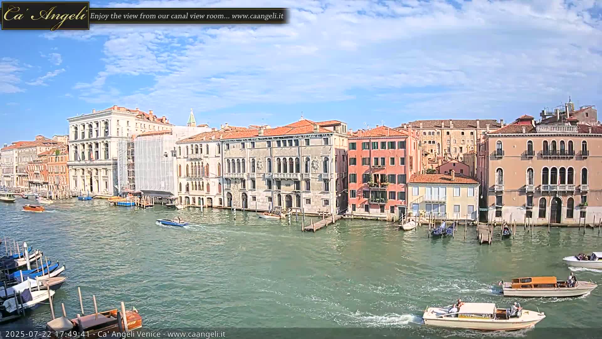 Venice Boats in Grand Canal Live Cam - Venice, Veneto, Italy