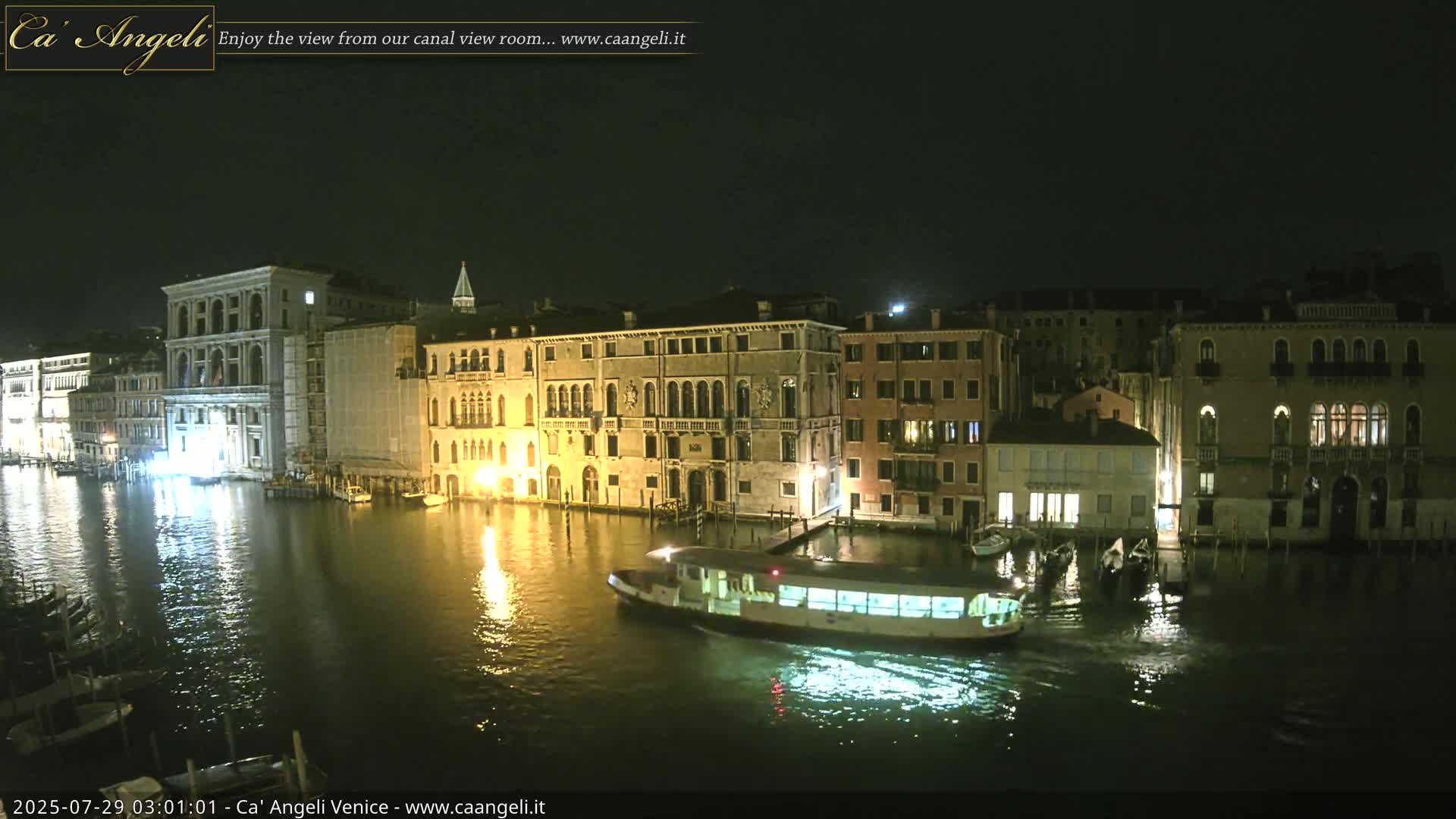 Venice Boats in Grand Canal Live Cam - Venice, Veneto, Italy
